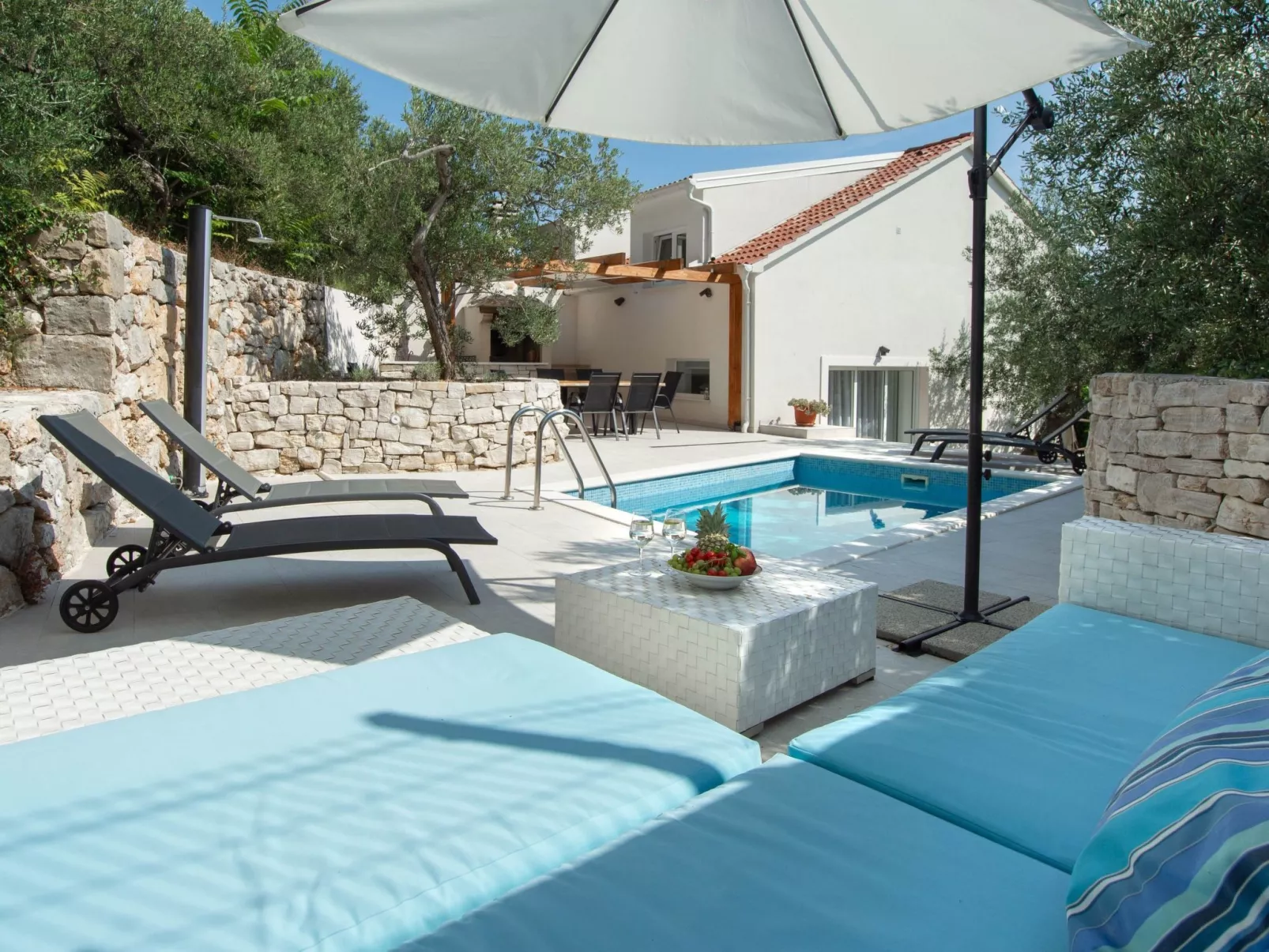 3 Schlafzimmer Villa mit beheiztem Pool und Meerblick-Binnen