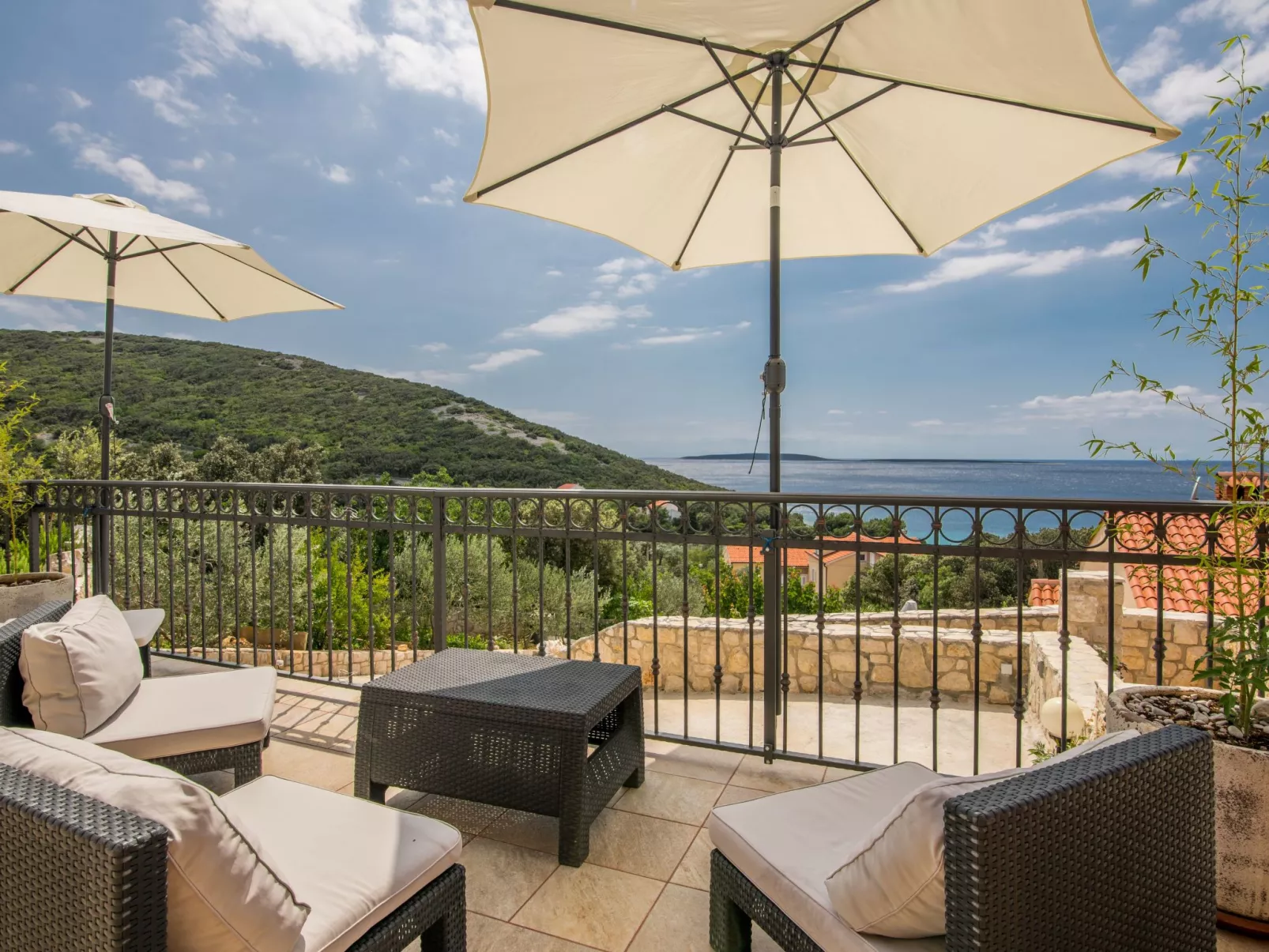 Exklusive und stilvolle Meerblick-Inselvilla-Binnen