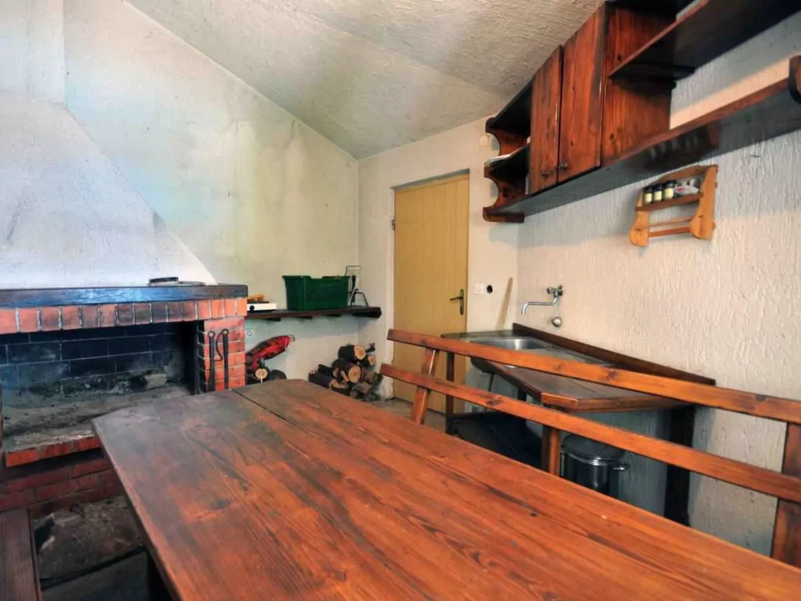 Geräumiges Ferienhaus in Omiš mit Privatem Pool-Binnen