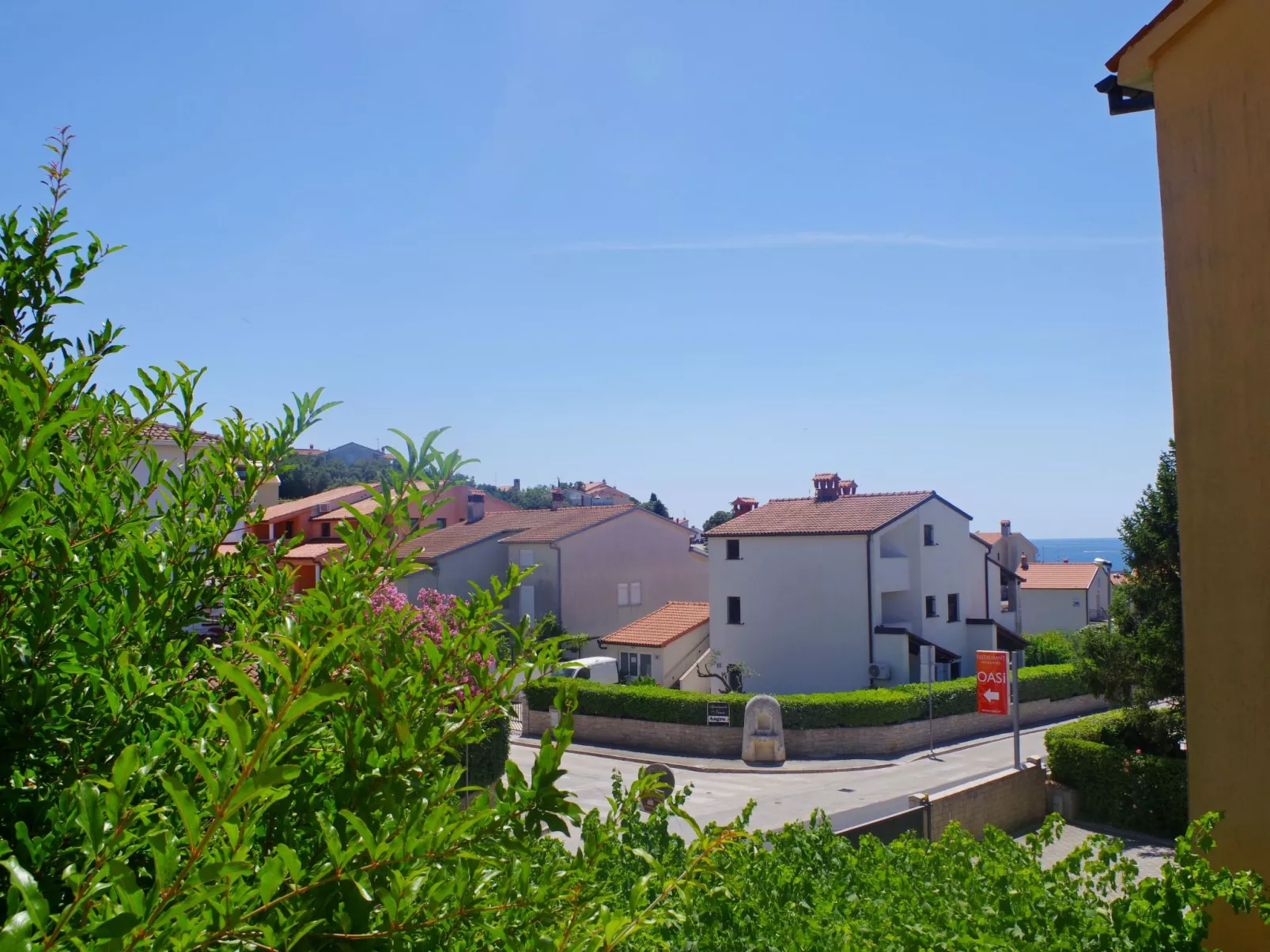 Schönes Apartment in Pješčana Uvala, Strand in der Nähe-Buiten