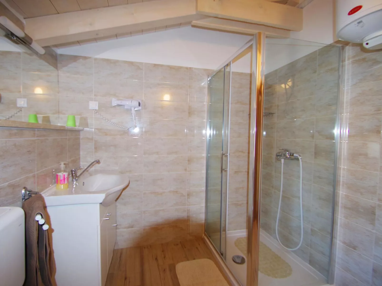 In Kavran mit Terrasse und Grill-Binnen