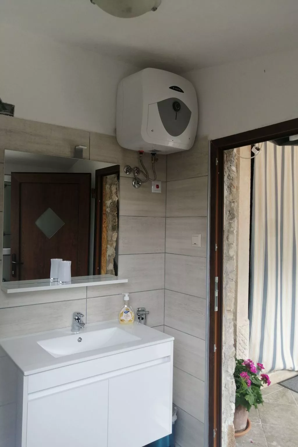 Villa 'Vickovi' mit Gemeinschaftspool-Binnen