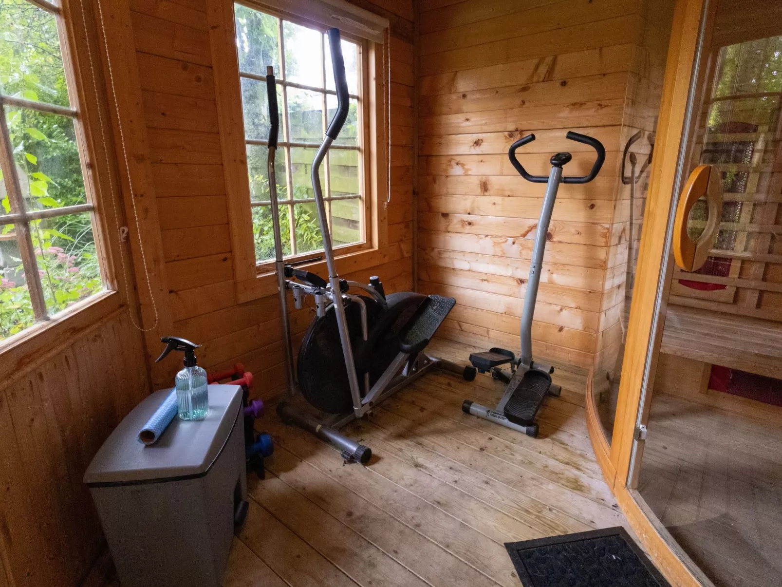 "Ferienhaus mit Jaccuzi"-Binnen