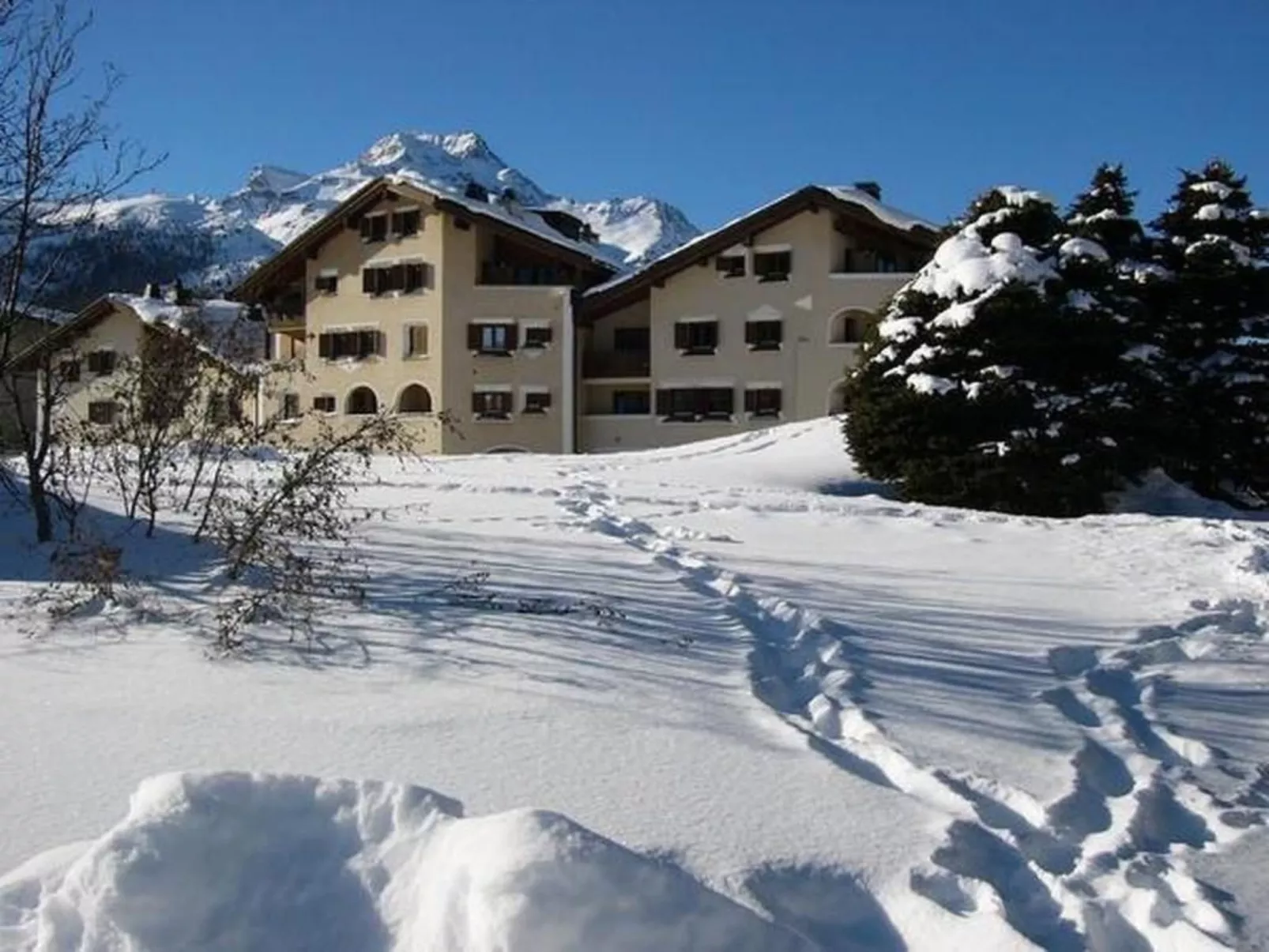 Chesa Polaschin C8-Binnen