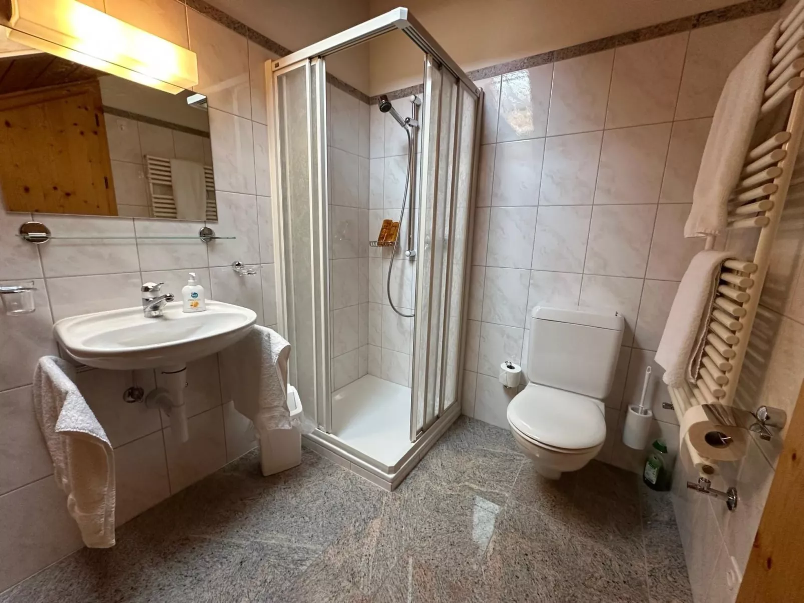 Chesa Schech-Image-tags.info