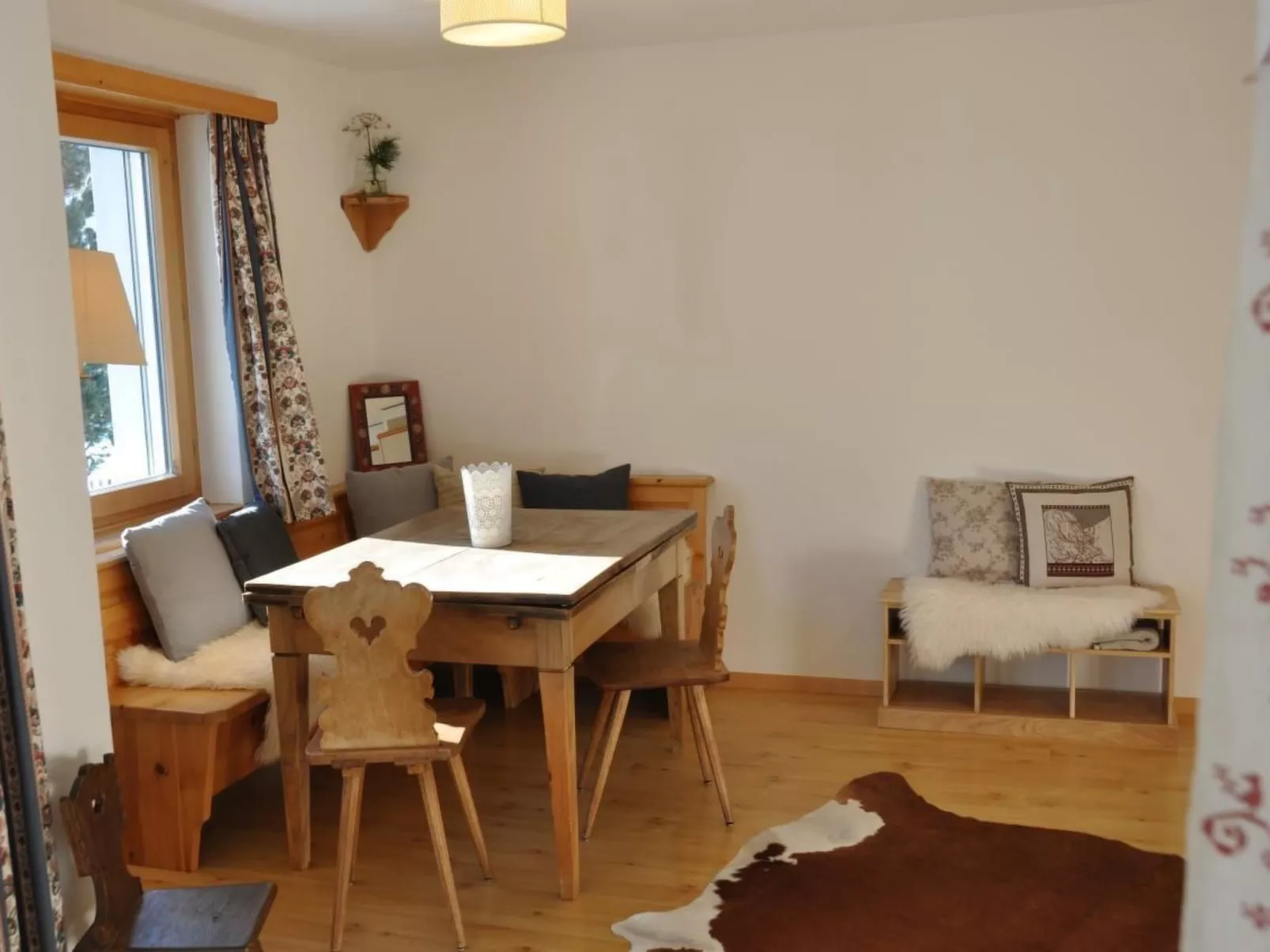 Chesa Sunasain V5-Binnen