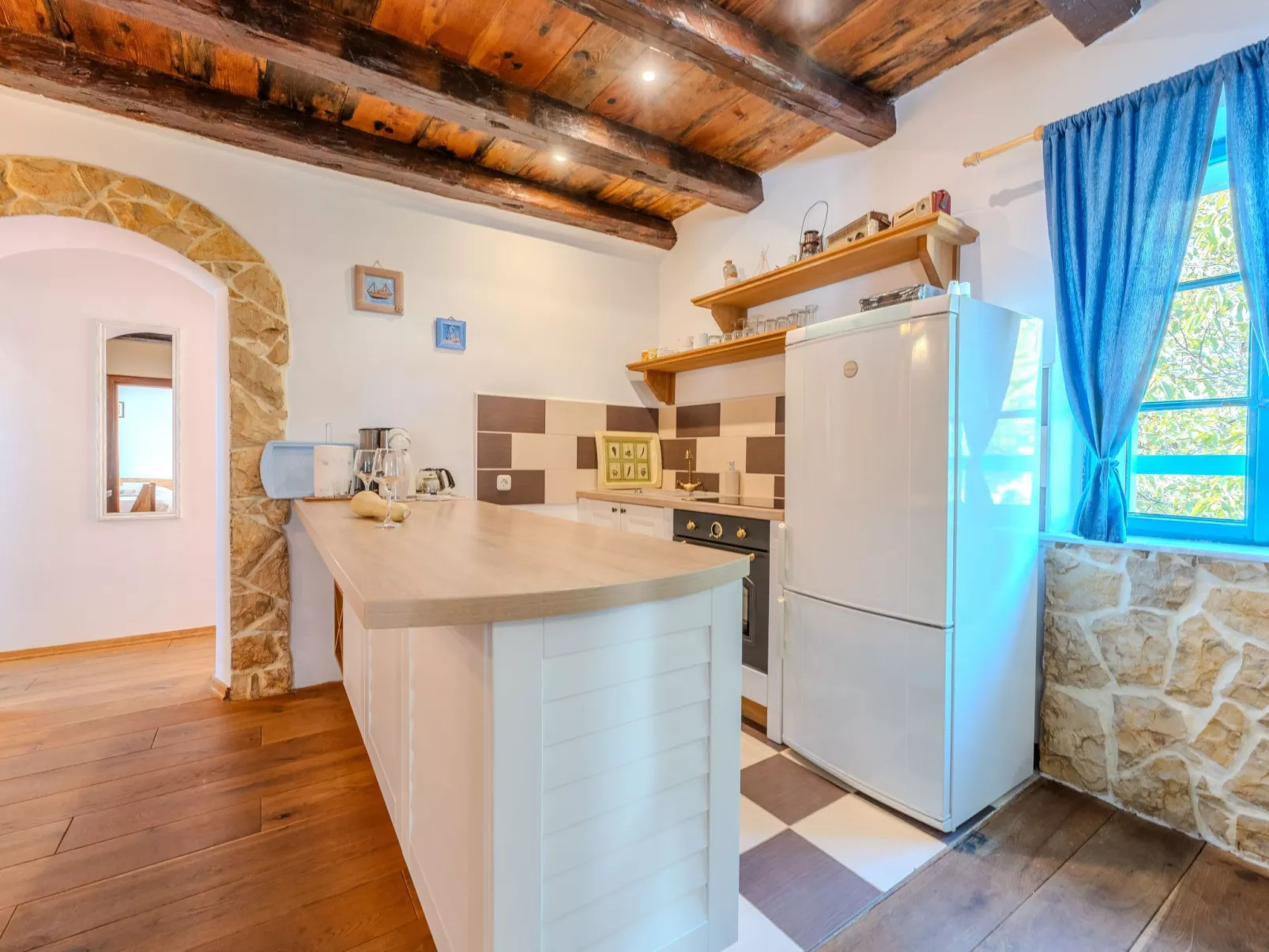 Heritage Stone House -T.A Leut Agency-Binnen