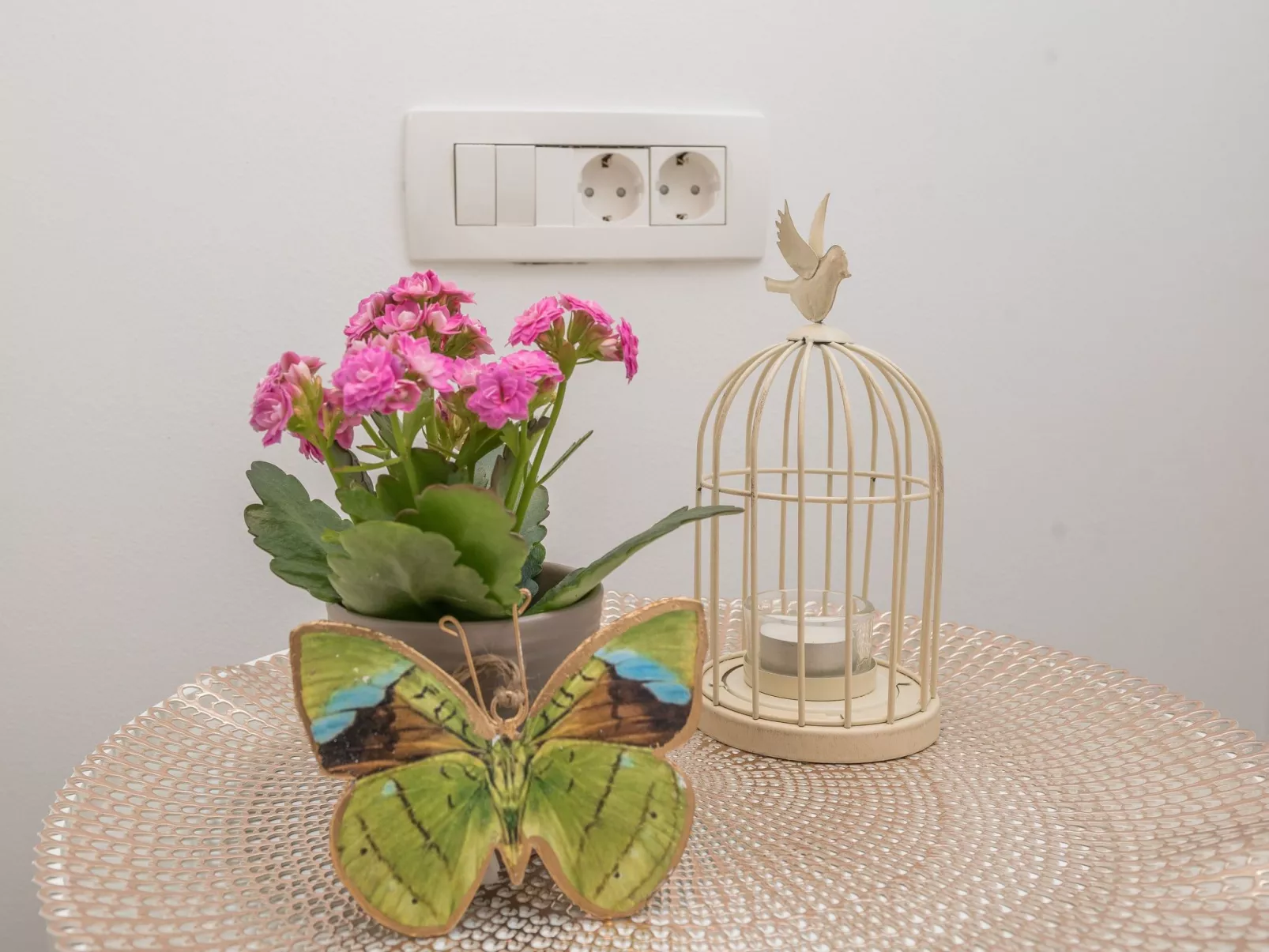 "Ivana" mit Blick auf das Wasser-Image-tags.info