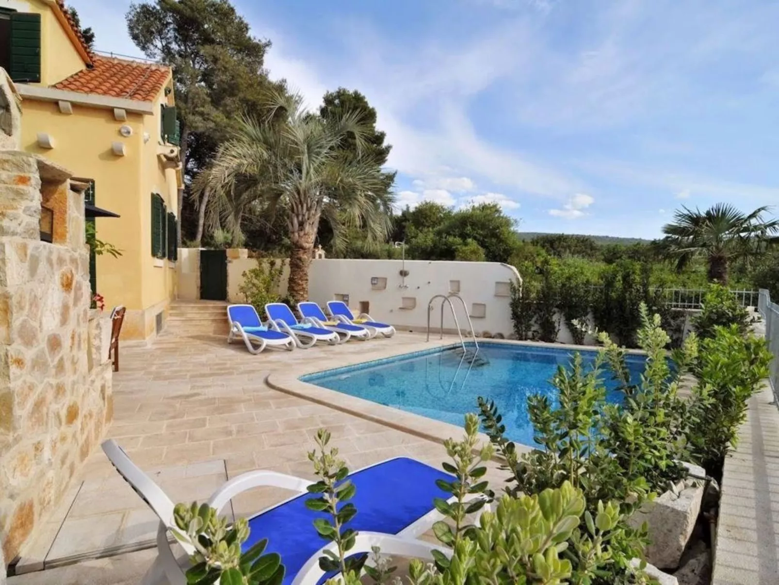 In Mirca mit Privatem Pool-Buiten