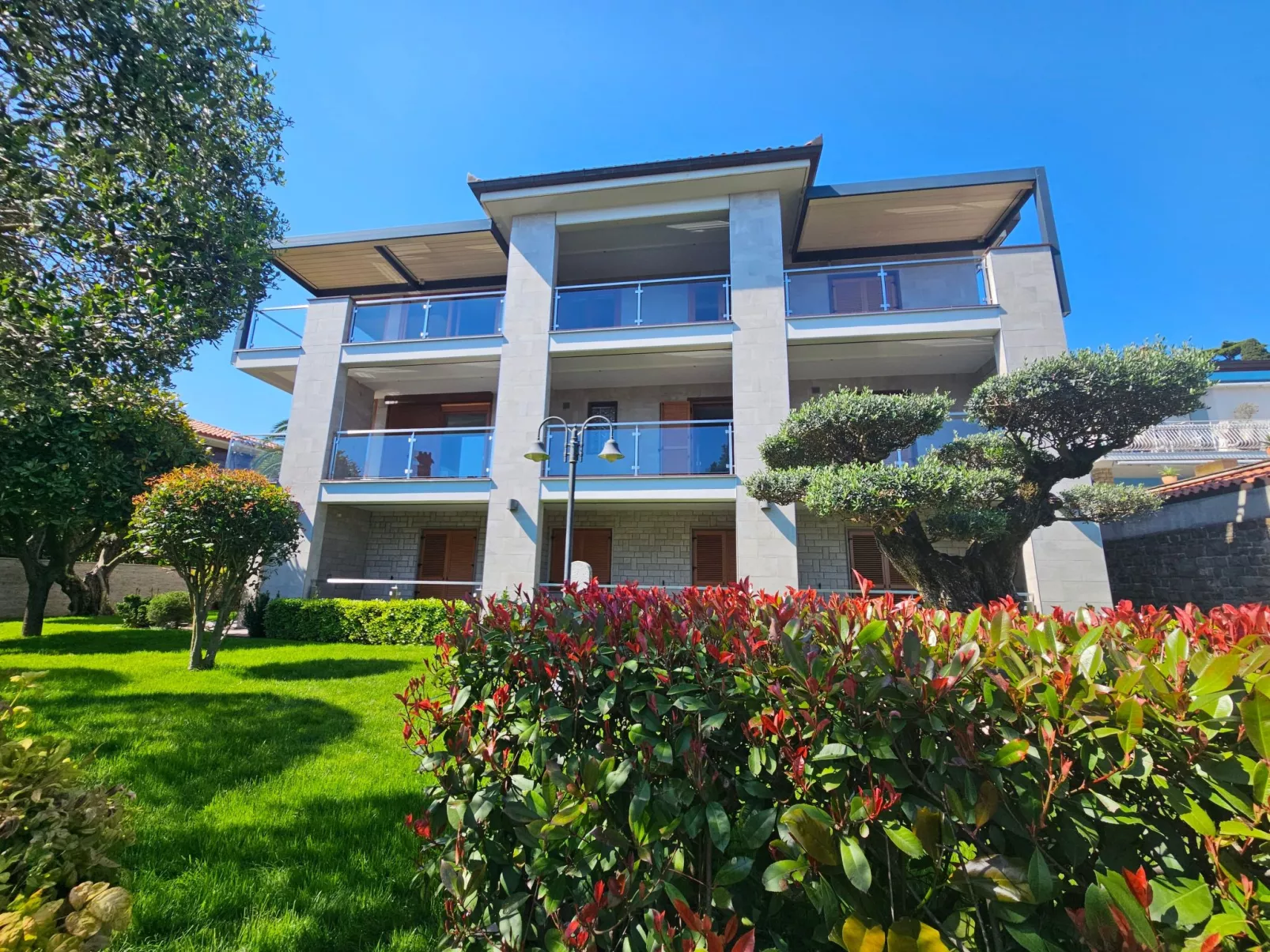 Appartement Silvia mit Terrasse und Meerblick-Buiten