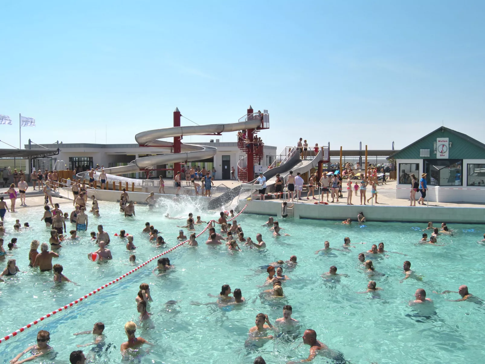 Mit Terrasse, Grill und Garten-Omgeving