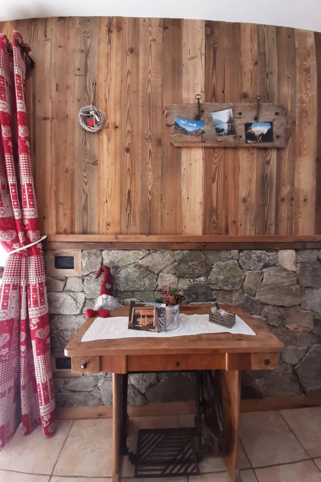 Helle, panoramische Wohnung in den Alpen.-Binnen