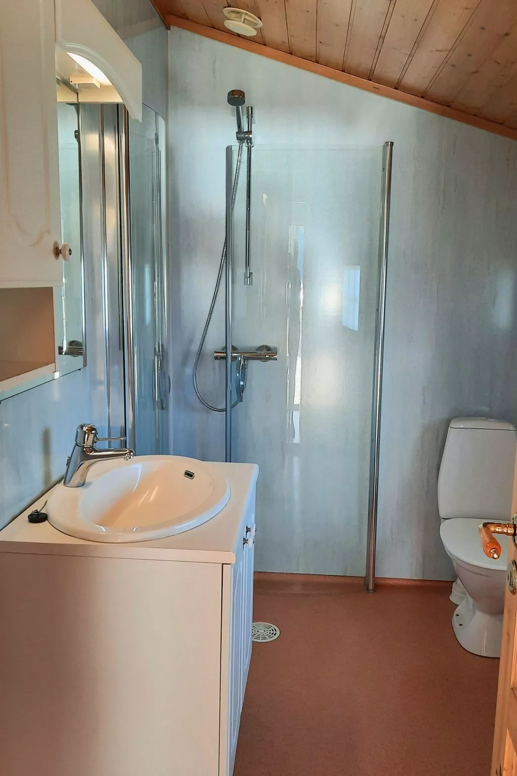 Häuschen mit Blick auf das Wasser-Binnen