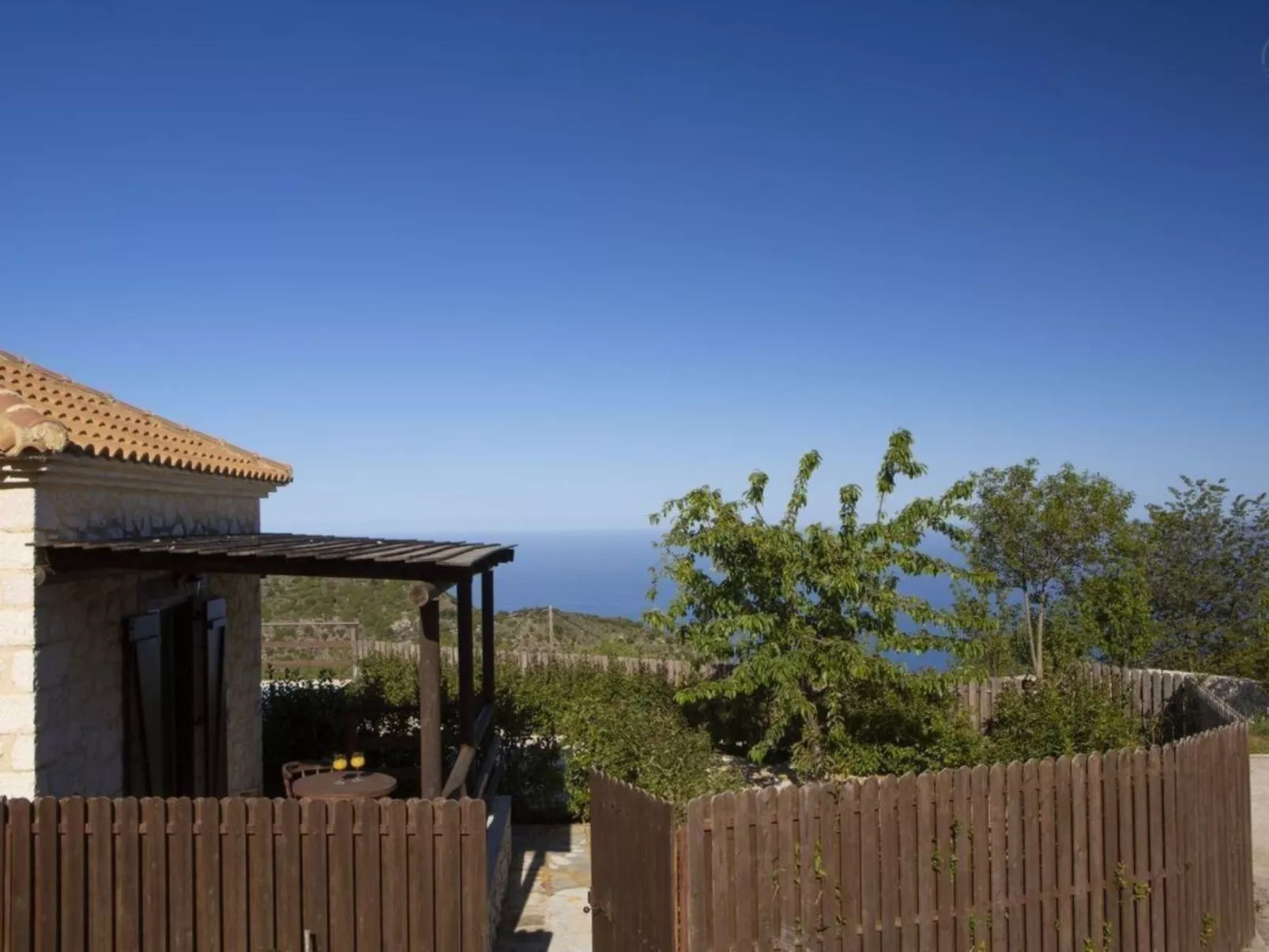 In Apollonii mit privatem Pool-Buiten