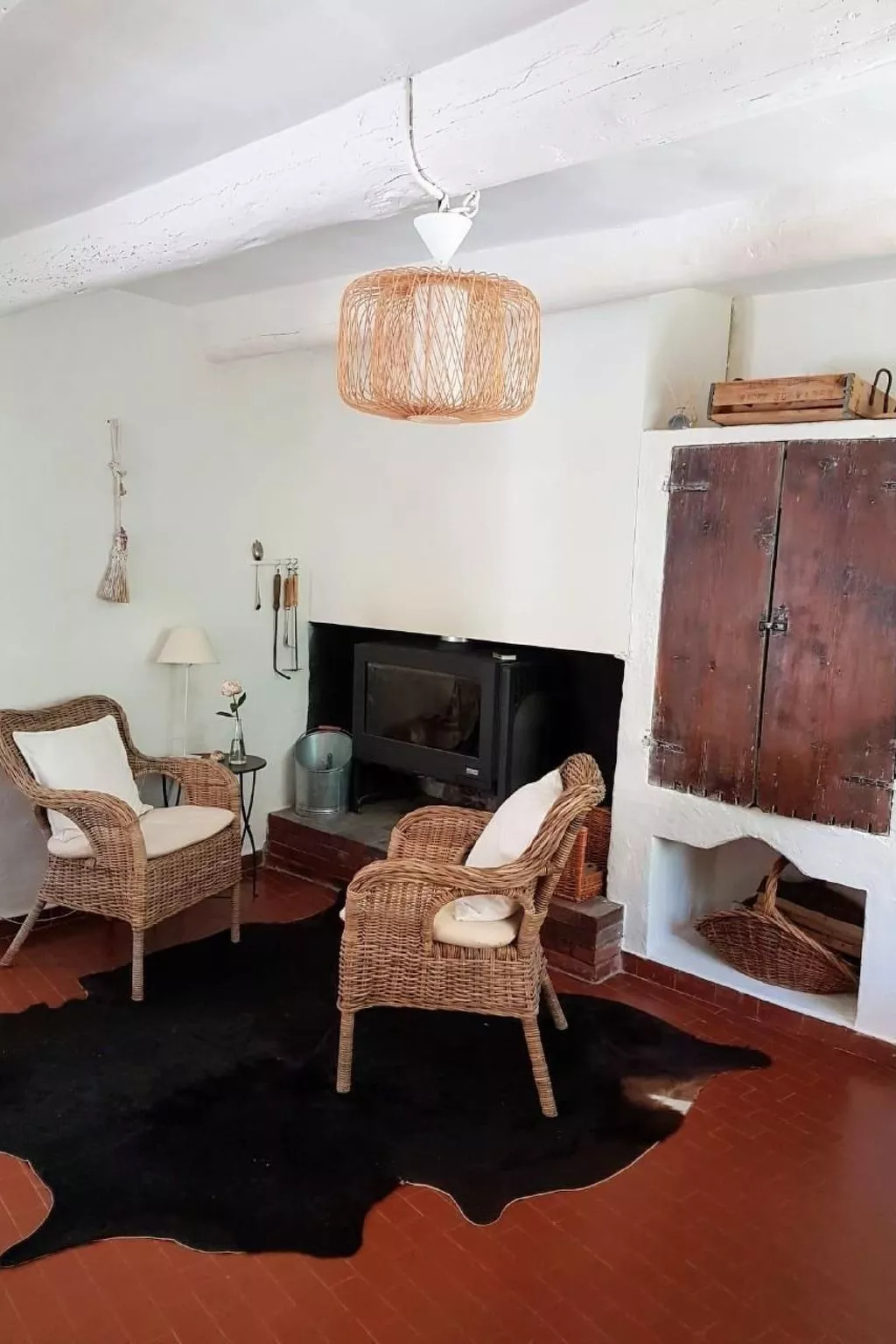 Provenzalisches Haus aus Naturstein in Gigondas-Binnen