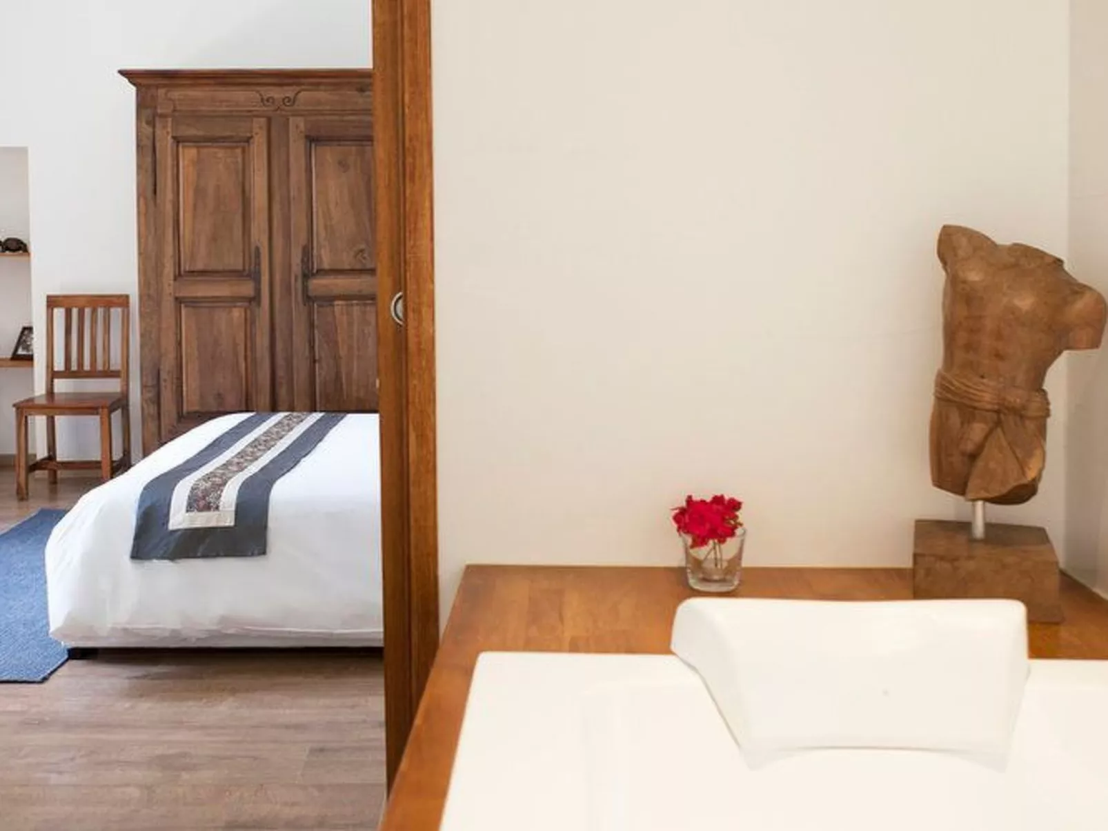 Domäne "Suite Luna" mit Infinity-Pool-Binnen