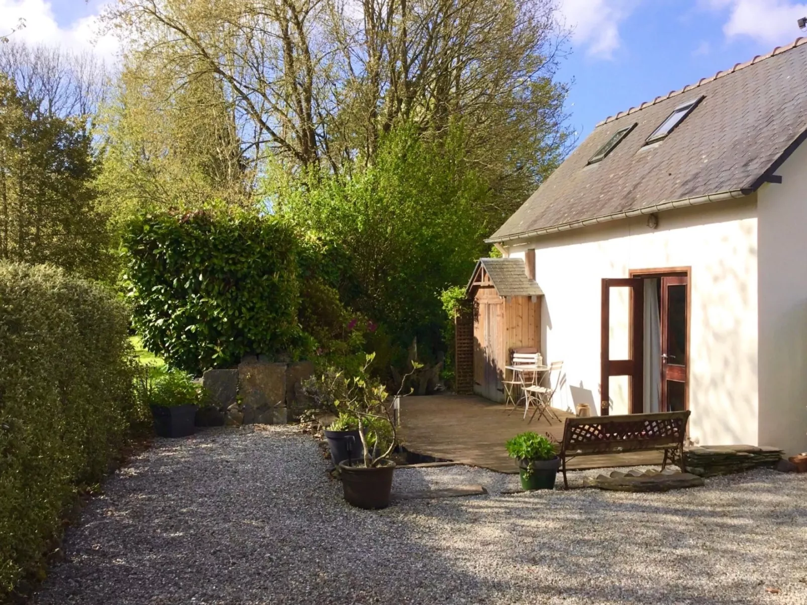 Kleiner Kokon mit seinem geheimen Garten-Buiten