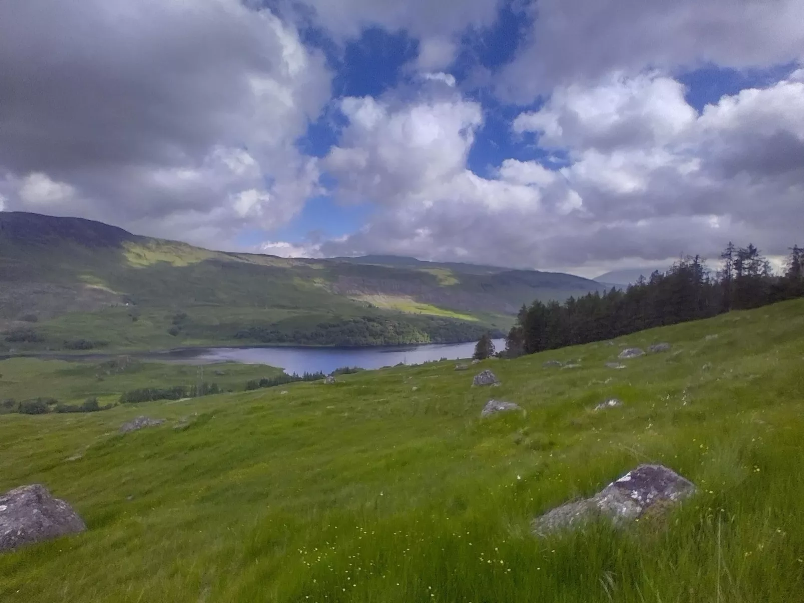 Benmore Farm House in Stirling mit Bergblick-Binnen