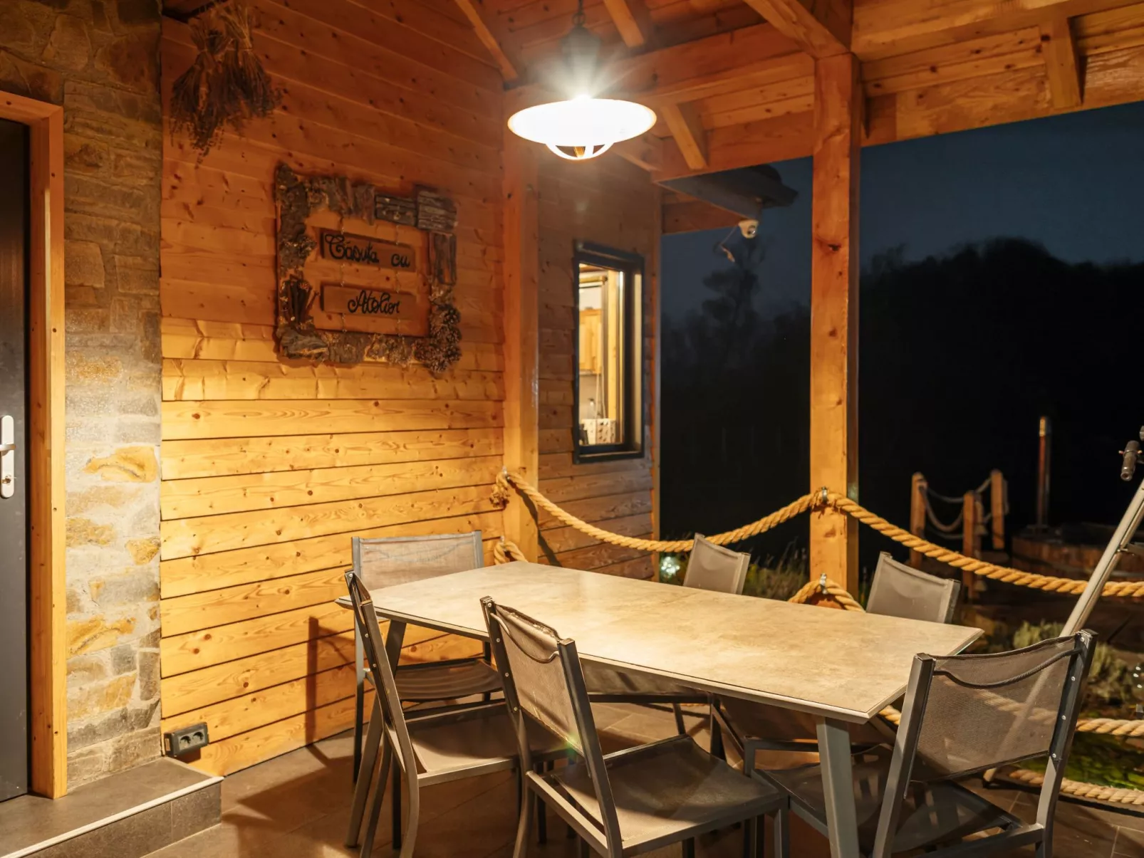 Kleines Haus mit Werkstatt-Image-tags.info