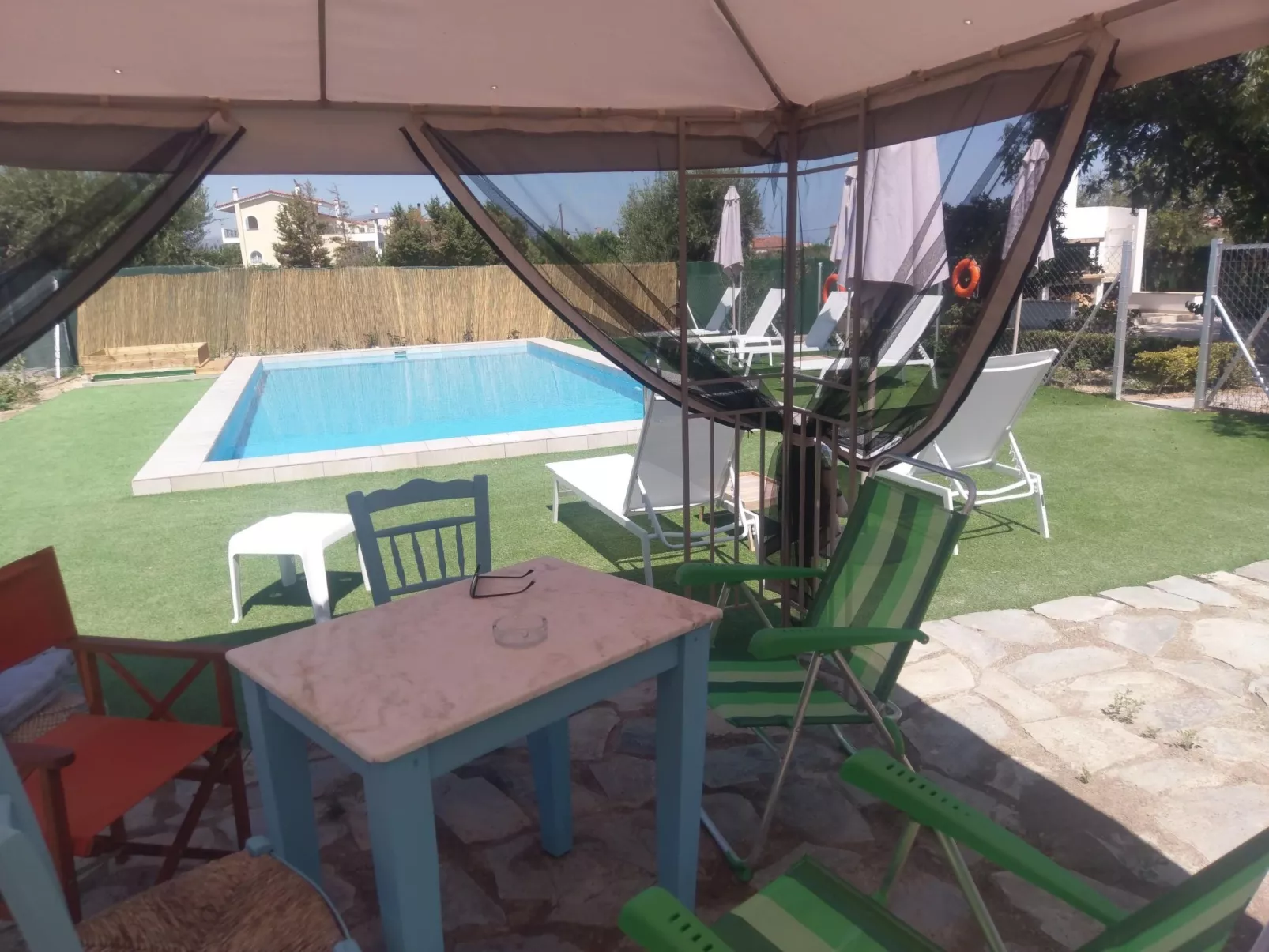 Neben Orangenbaum-Obstgarten-Buiten