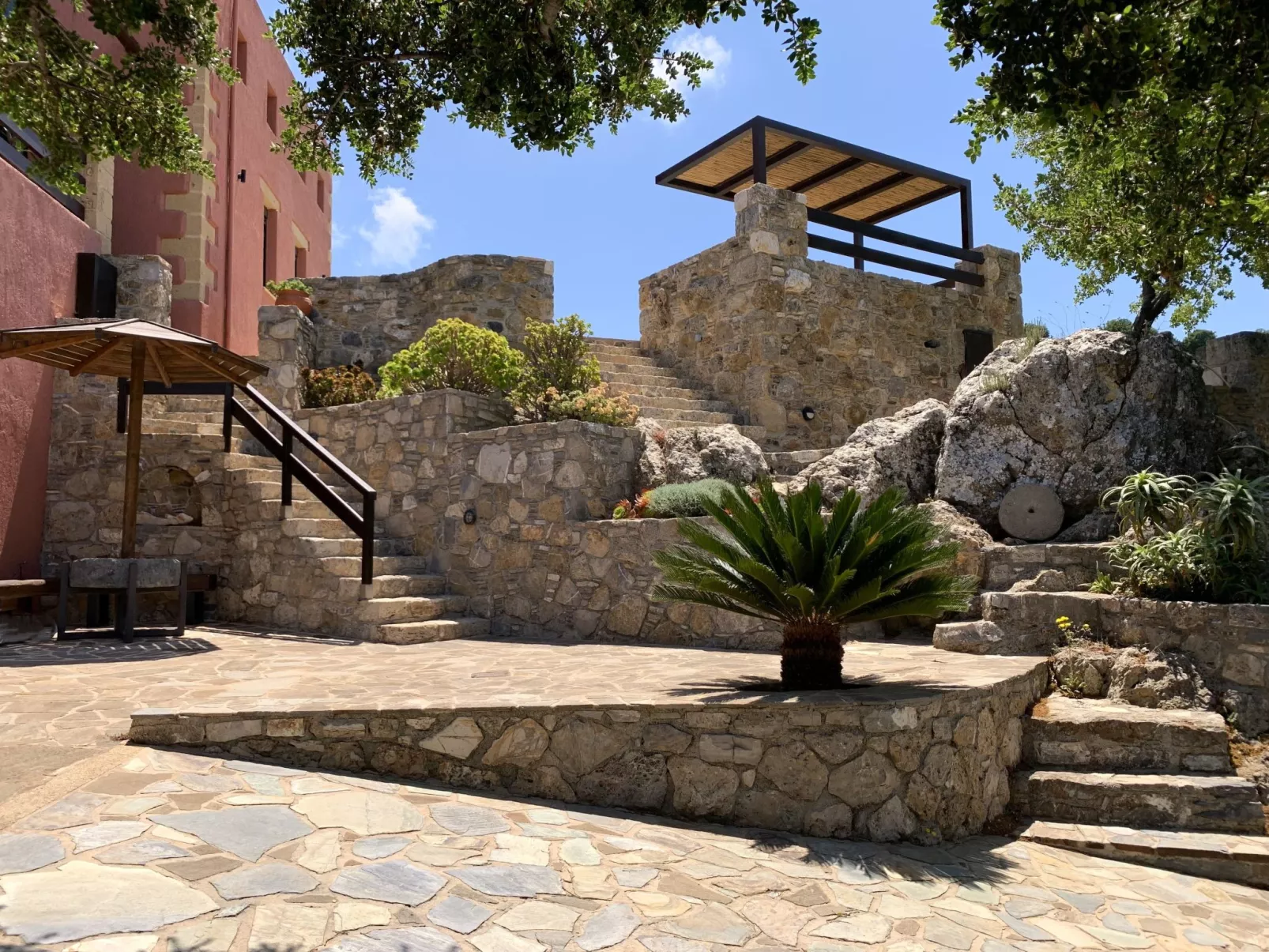 Geräumige Villa mit Pool nur 12km vom Strand entfernt-Buiten