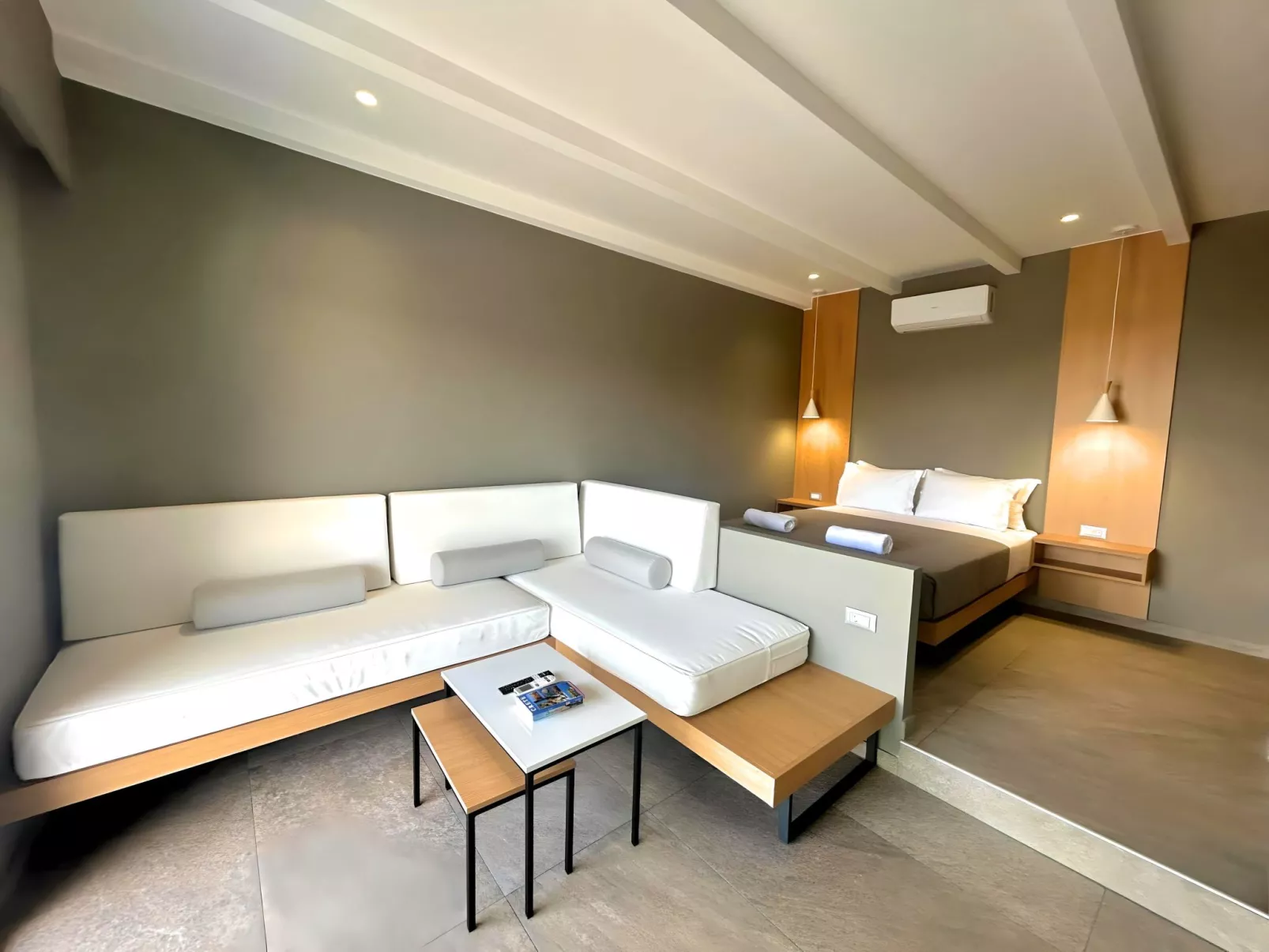 Canes Maxima Suite Privater Pool-Binnen