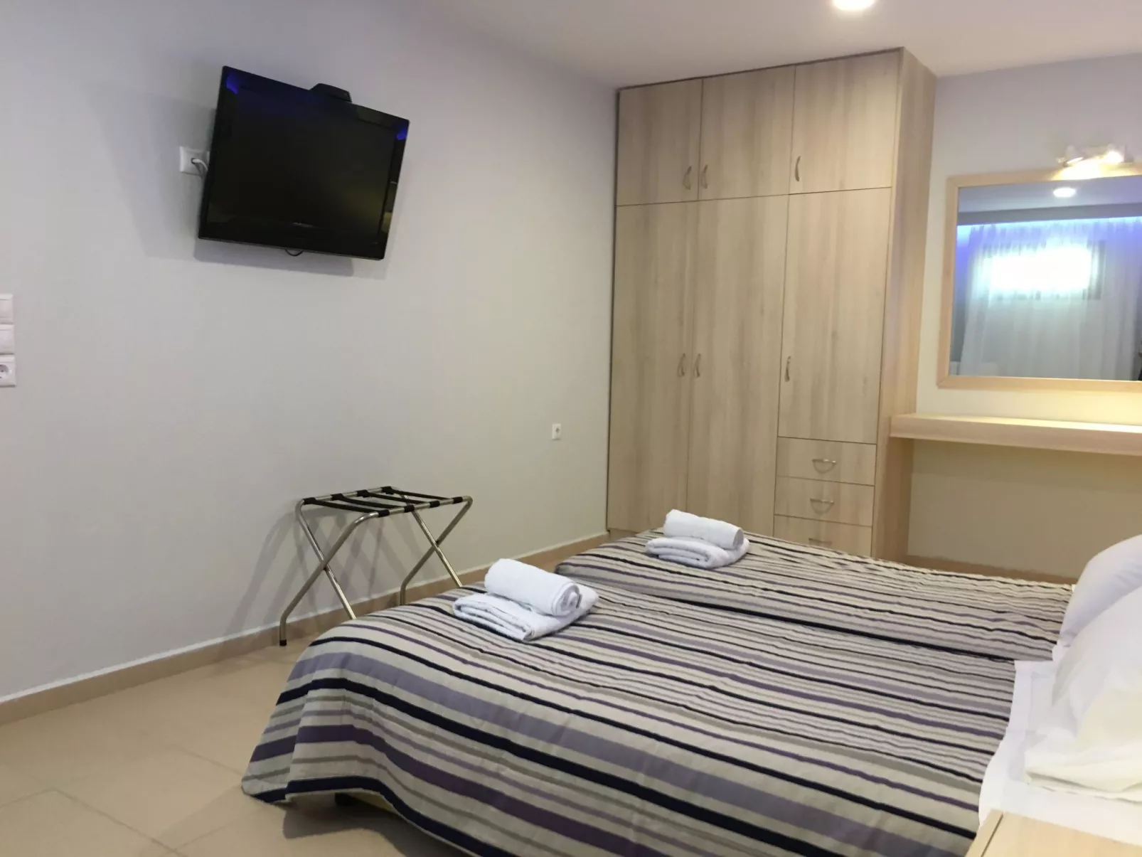 Haus in Arkadi mit Parkplatz vor Ort-Binnen