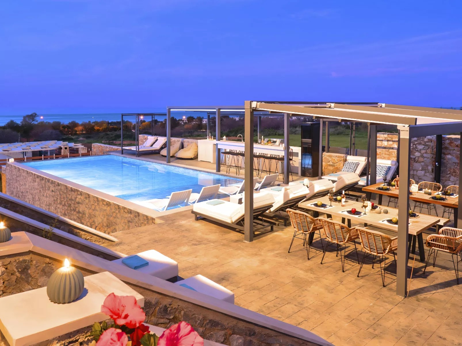 Grey Grand Villa Privater Pool-Binnen