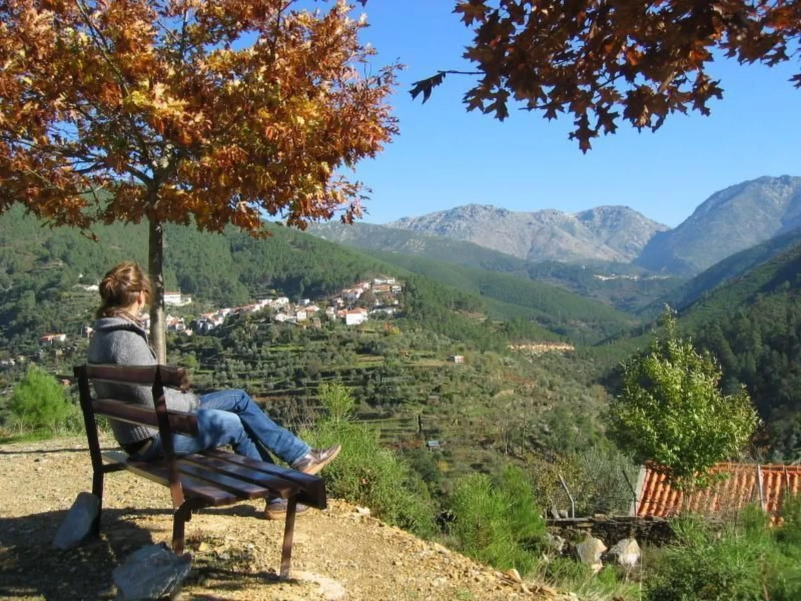 Mit Sonnenterrasse und großem Garten-Buiten