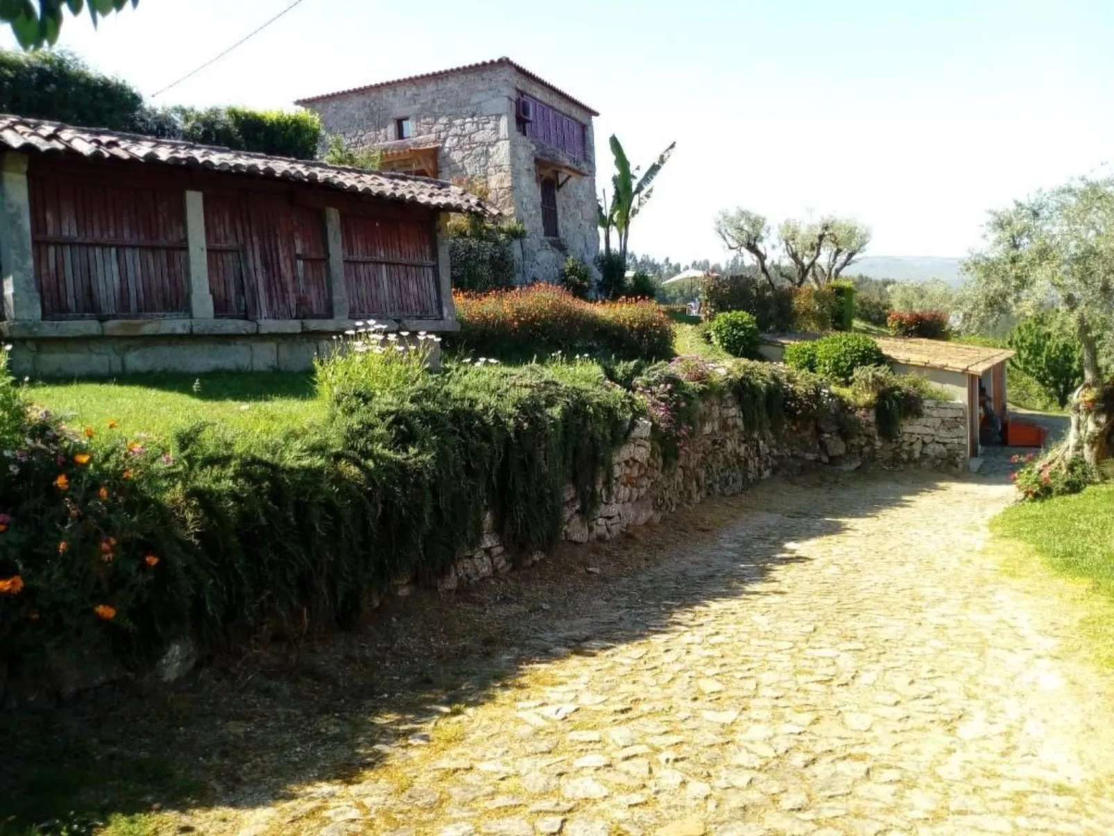Fabelhafter Pool in einer atemberaubenden Landschaft-Buiten