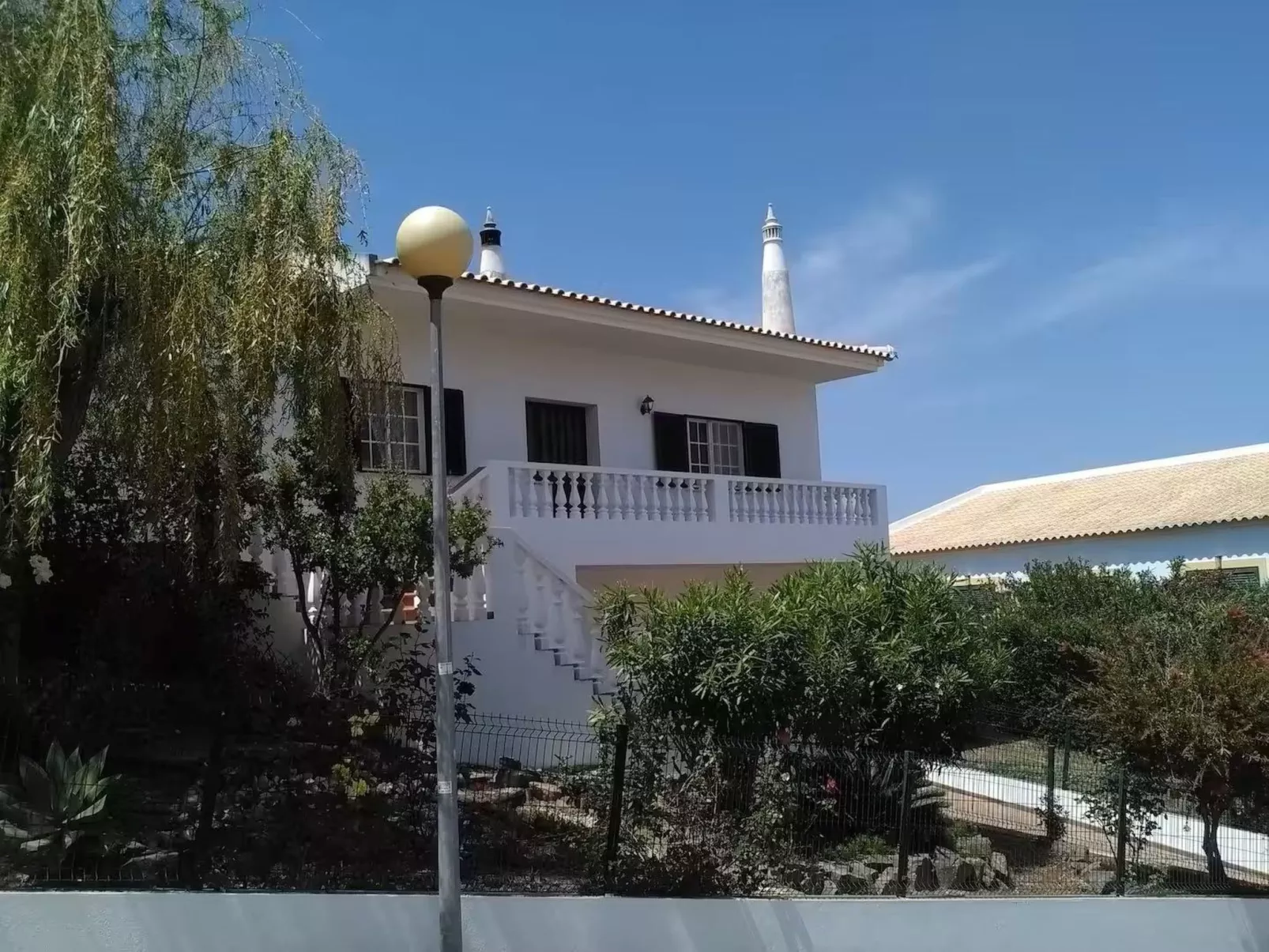 "brigitte" mit Pool-Buiten