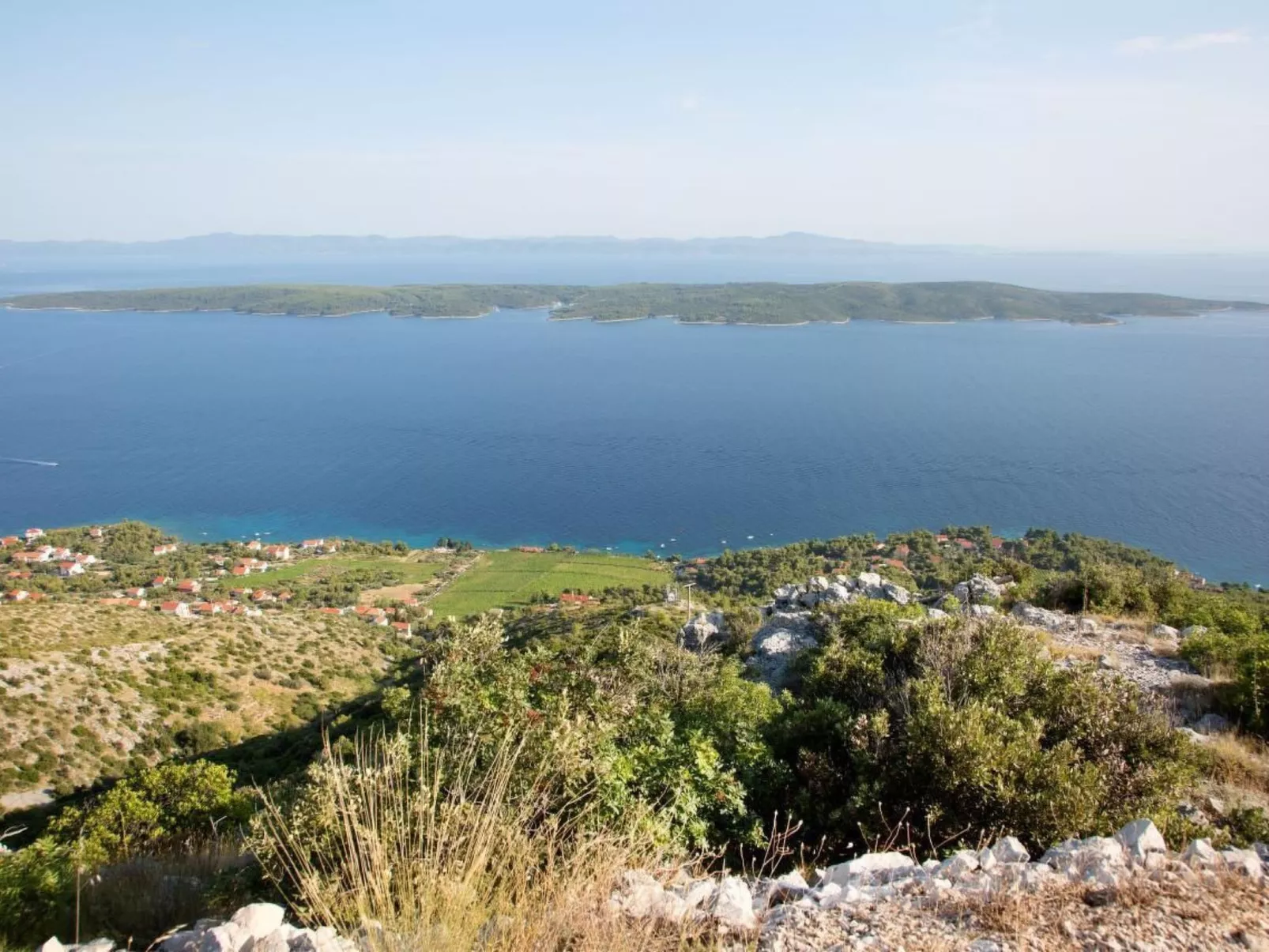 Appartement mit Blick auf das Wasser-Image-tags.info