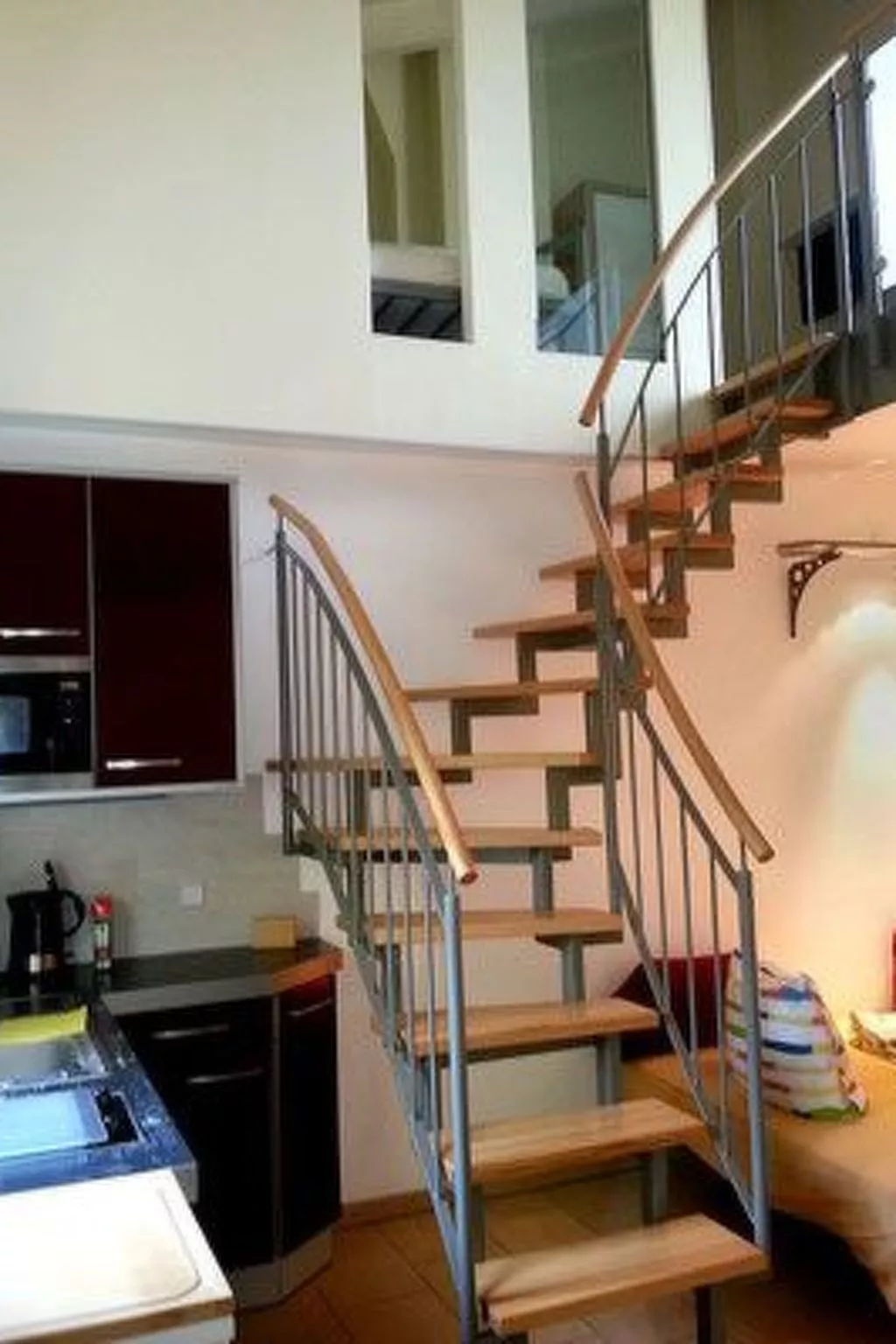 Moderne Maisonette-Wohnung mit Terrasse-Binnen