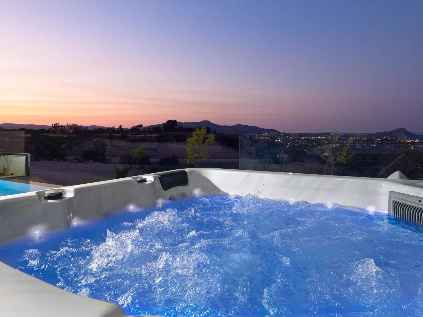 Ferienvilla Aquamarine mit Schwimmbad-Buiten