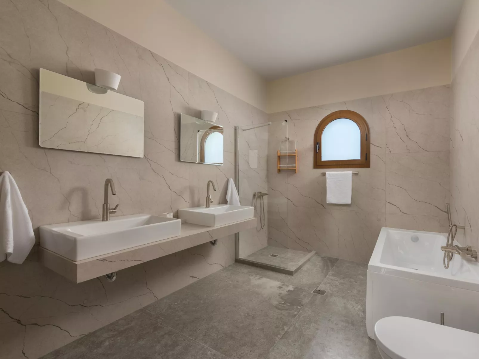 Geräumige Villa Evelyn für 10 Personen mit Pool-Binnen