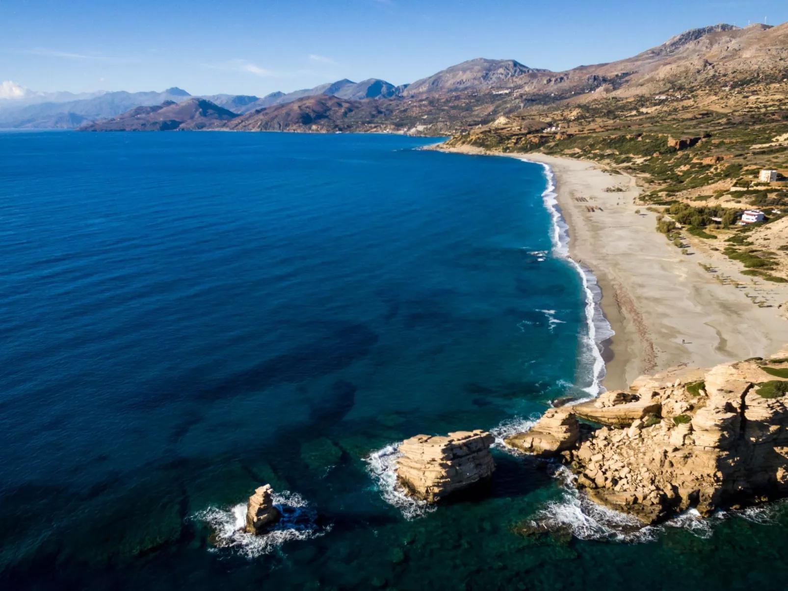 Küstenvilla mit Pool in der Nähe eines ruhigen Sandstrandes-Buiten