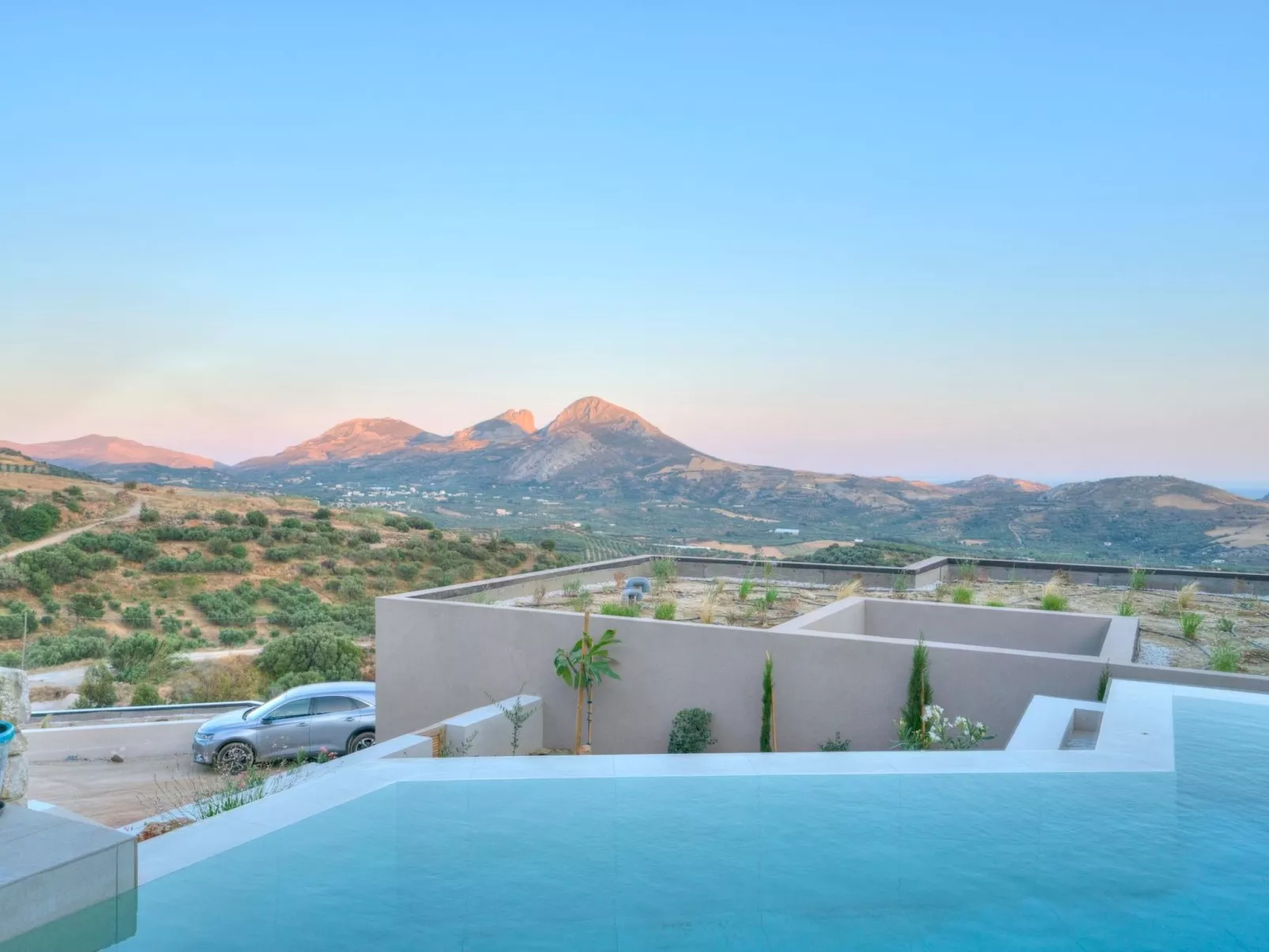 "Serenity" mit eigenem Pool-Buiten