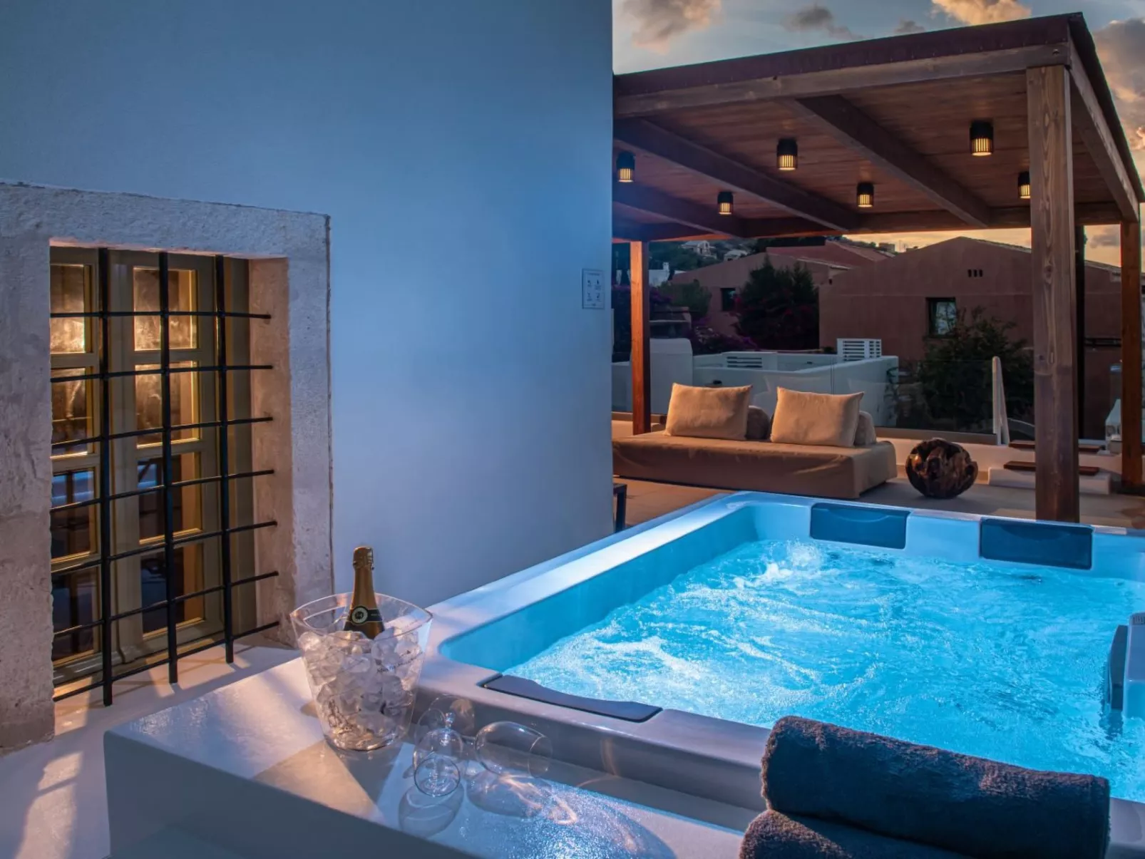 Mint Villa "by Checkin"-Binnen