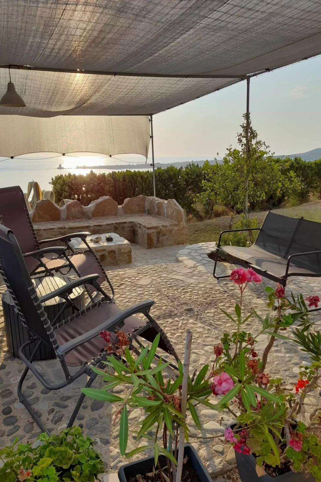 Charly Point Villa-Buiten