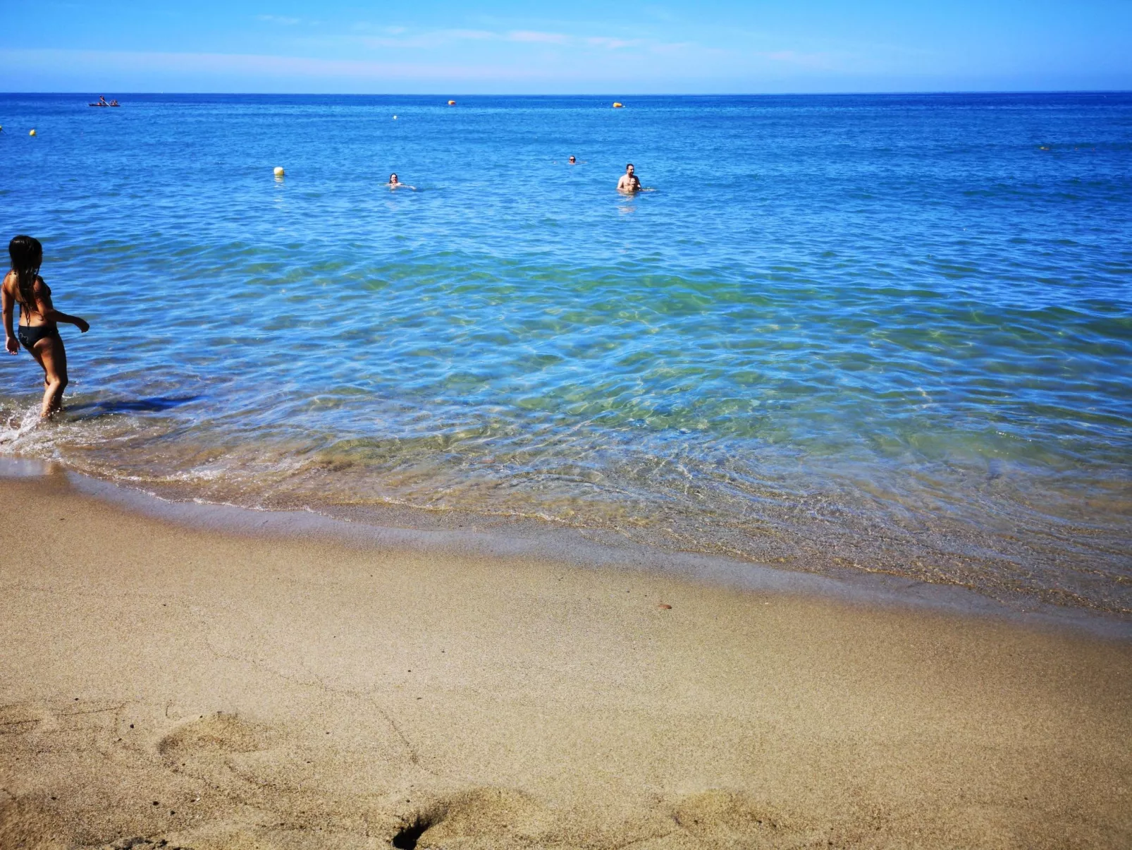 Helle mediterrane Villa mit Veranda und Garten-Image-tags.info