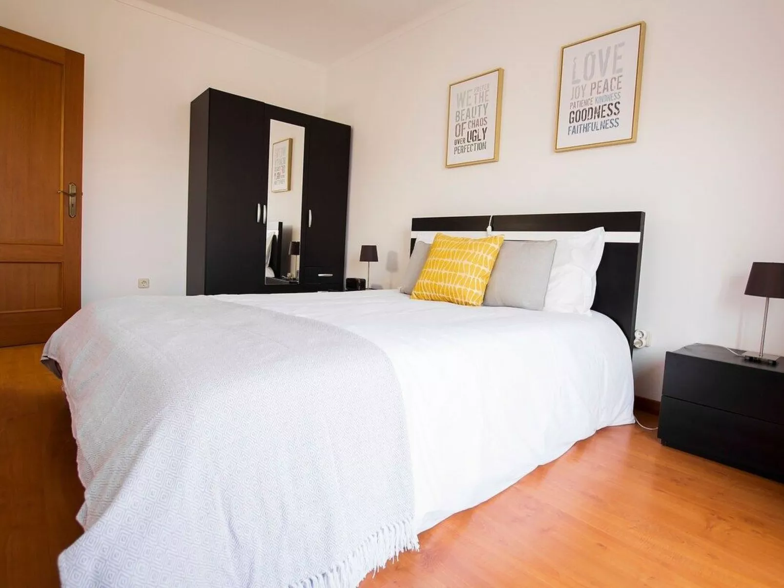 Erholung am Meer mit kostenlosem Privatparkplatz-Binnen