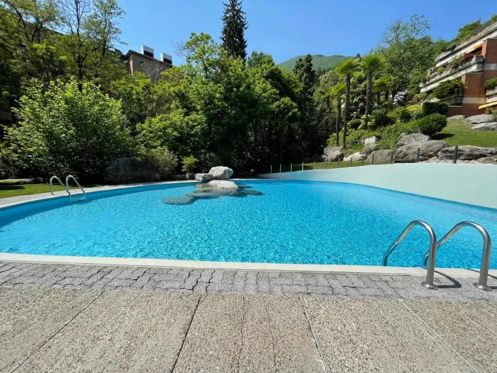 Navengana 4 mit Pool-Buiten