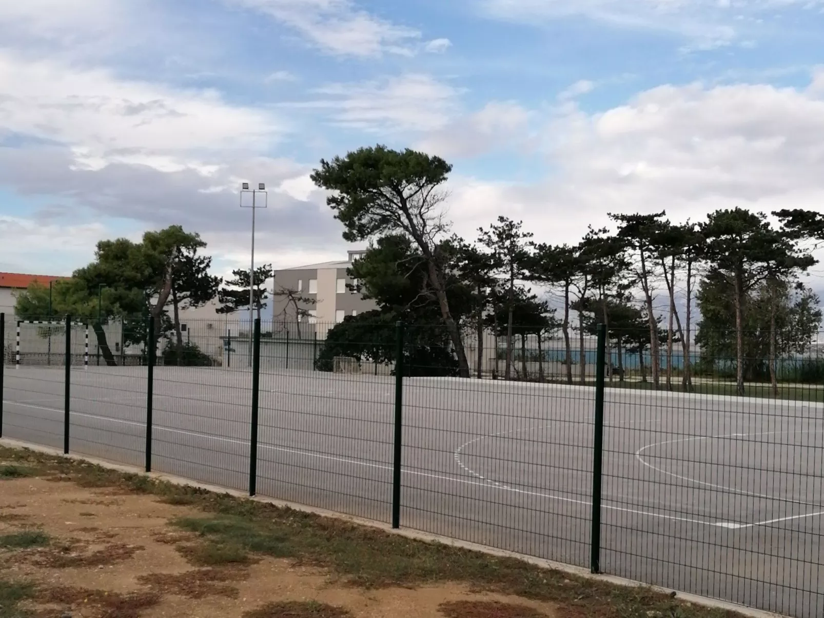 Komfortable Wohnung in der Nähe des Sandstrandes-Image-tags.info