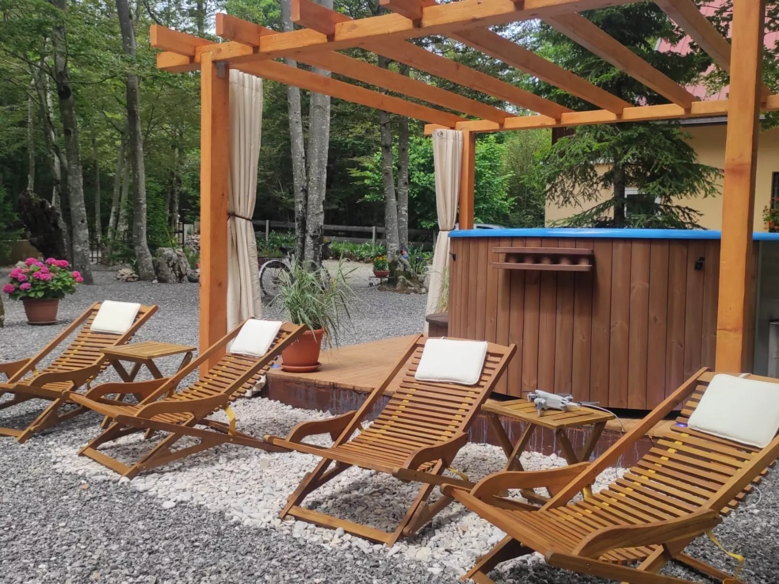 Idyllic holiday home-Buiten