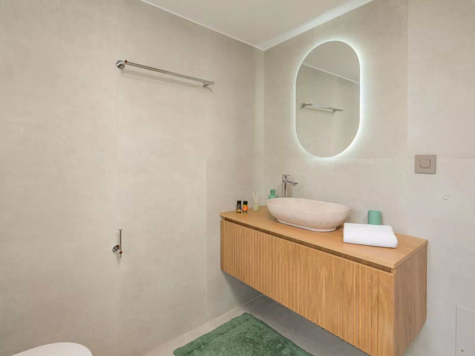 Wunderschöne Villa mit Seeblick und Pool in der Nähe von Restaurants-Binnen