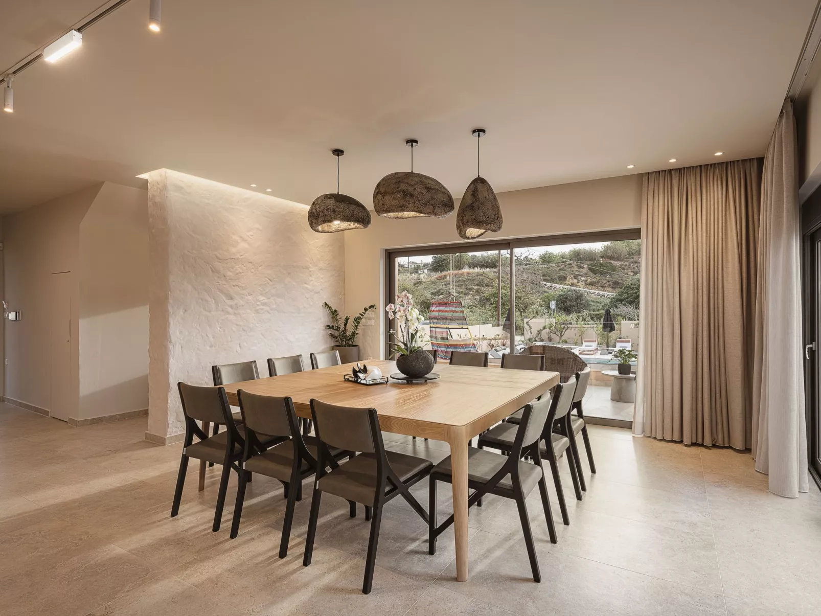 Villa Agali - ''Freier'' beheizter Pool, 70m zum Meer-Binnen