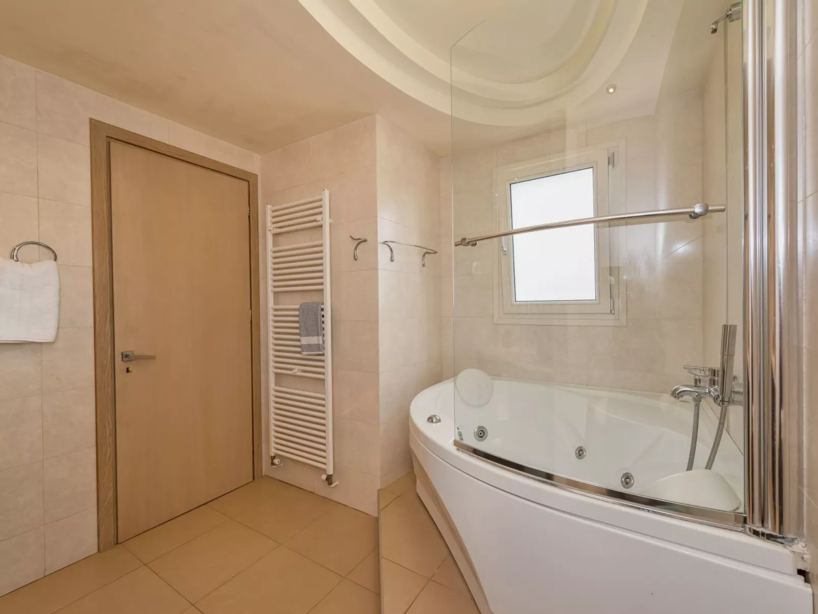 Karmilos Hill Villa - absolute Privatsphäre-Binnen