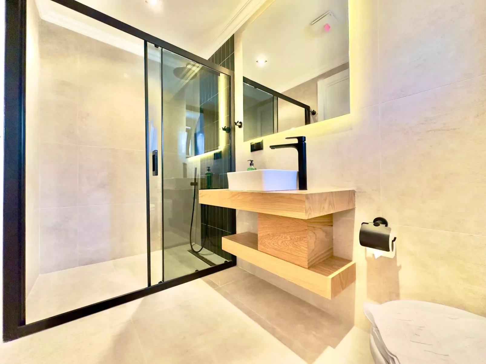 Moderne Luxusvilla für bis zu 12 Personen-Binnen