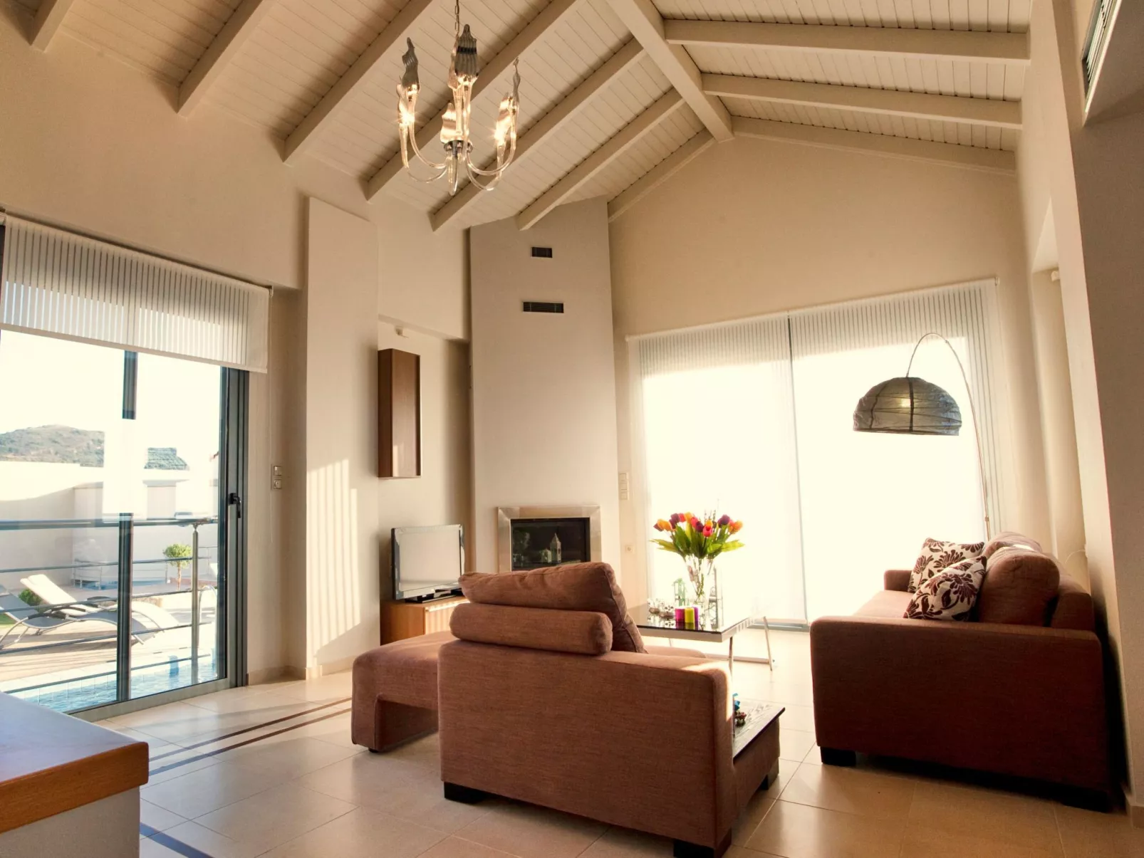 "Villa Pounentes" mit privatem Pool-Binnen