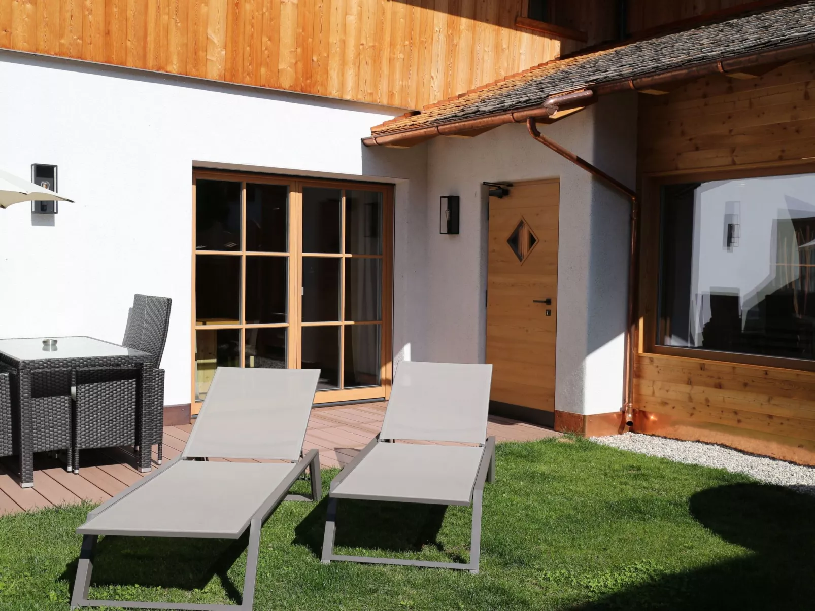 Für vier Personen im Erdgeschoss mit kleinem privatem Garten-Image-tags.info